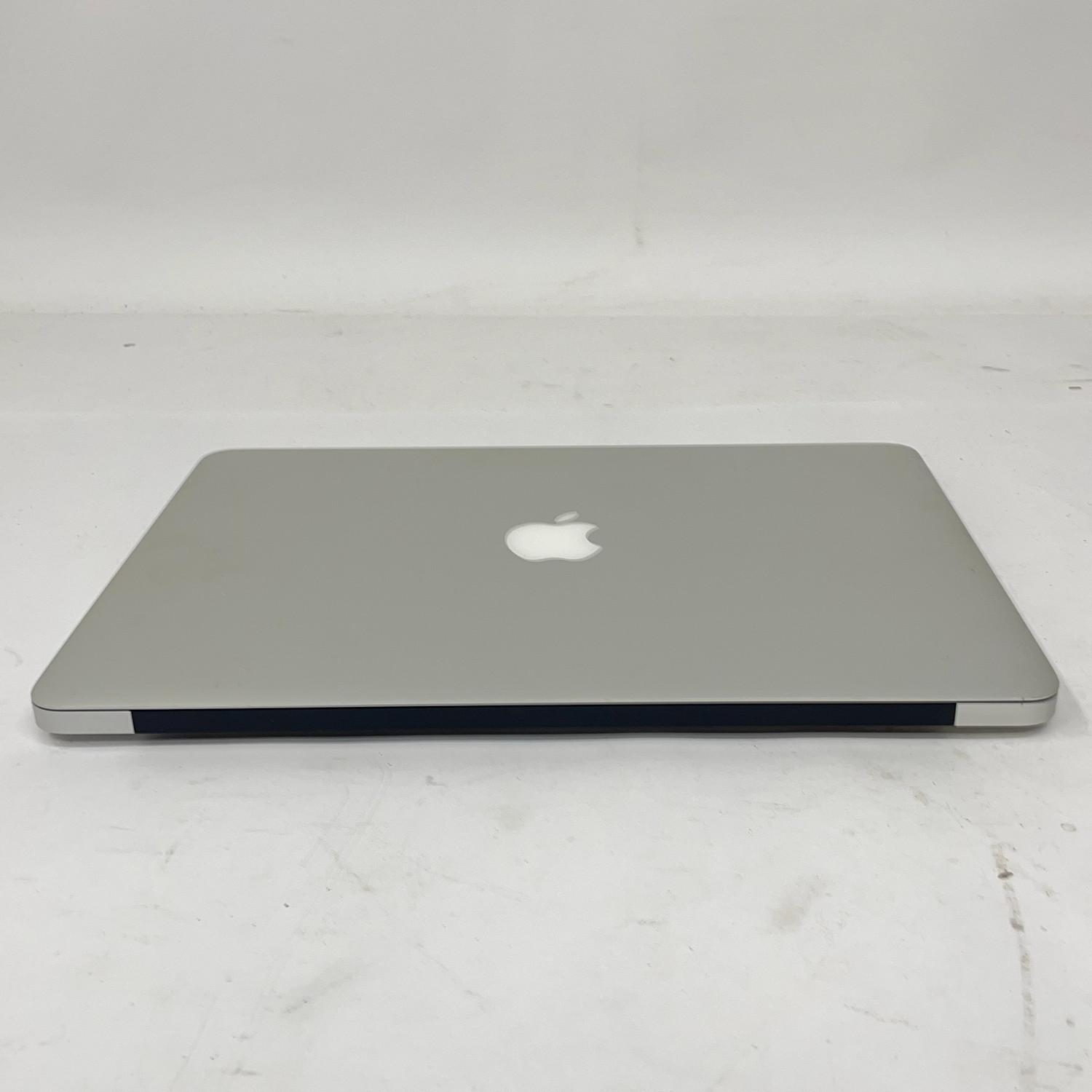 Apple MacBook Air 13.3 in (256GB SSD, Intel Core i5 5th. Gen., 1.6GHz, 8GB RAM)