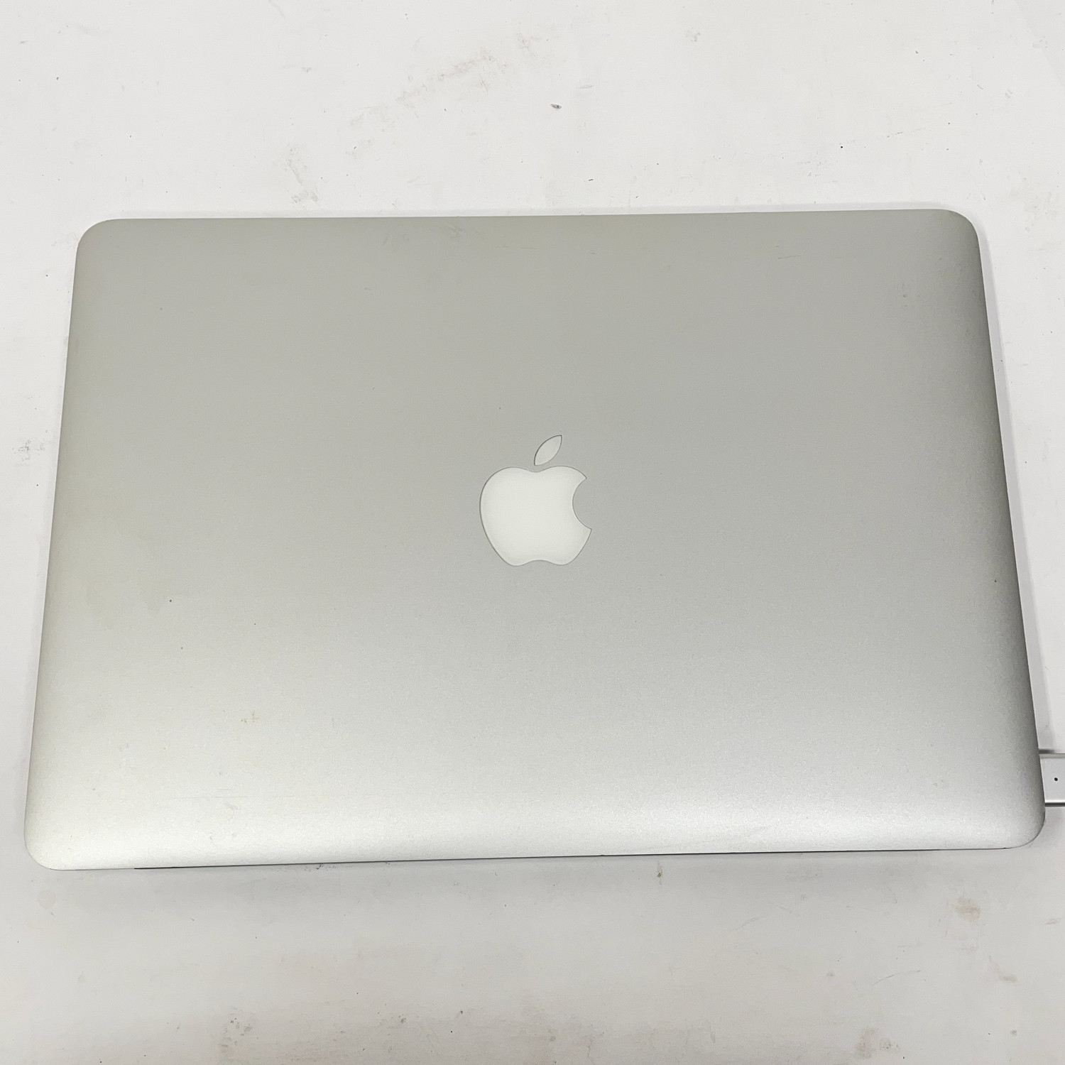 Apple MacBook Air 13.3 in (256GB SSD, Intel Core i5 5th. Gen., 1.6GHz, 8GB RAM)