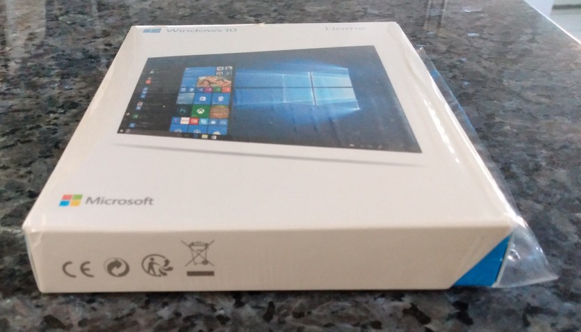 Windows 10 Home Retail ENGLISH USB stick And License