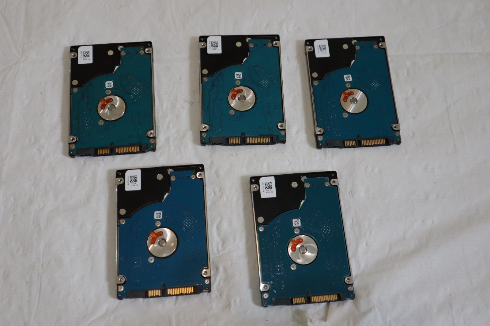 Lot of 5 Seagate Thin HDD ST250LT012 250 GB 2.5″ SATA III Laptop Hard Drive
