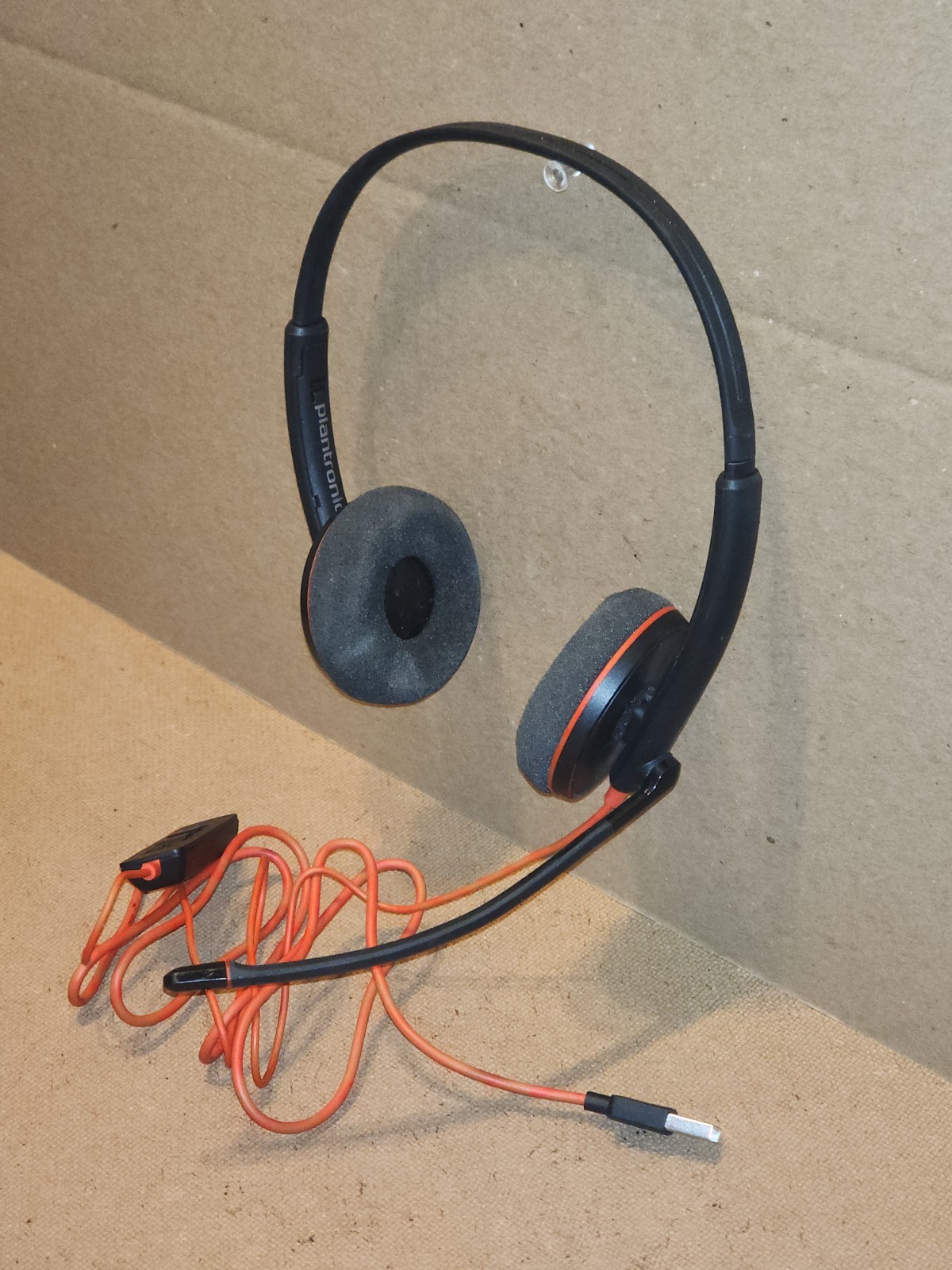Plantronics Blackwire C3220 USB Headset Over-the-Ear Noise Canceling w/ Controls