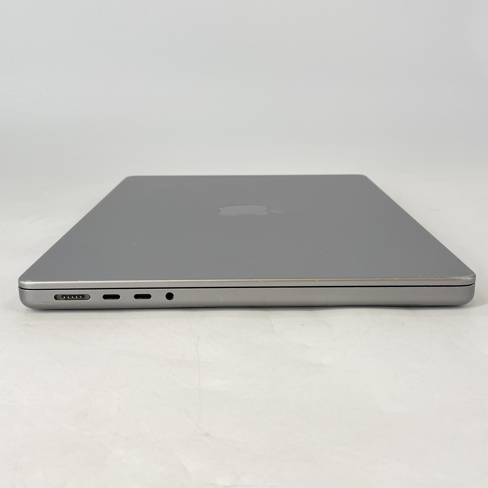 MacBook Pro 14 Space Gray 2021 3.2 GHz M1 Pro 8-Core CPU 14-Core GPU 32GB 512GB