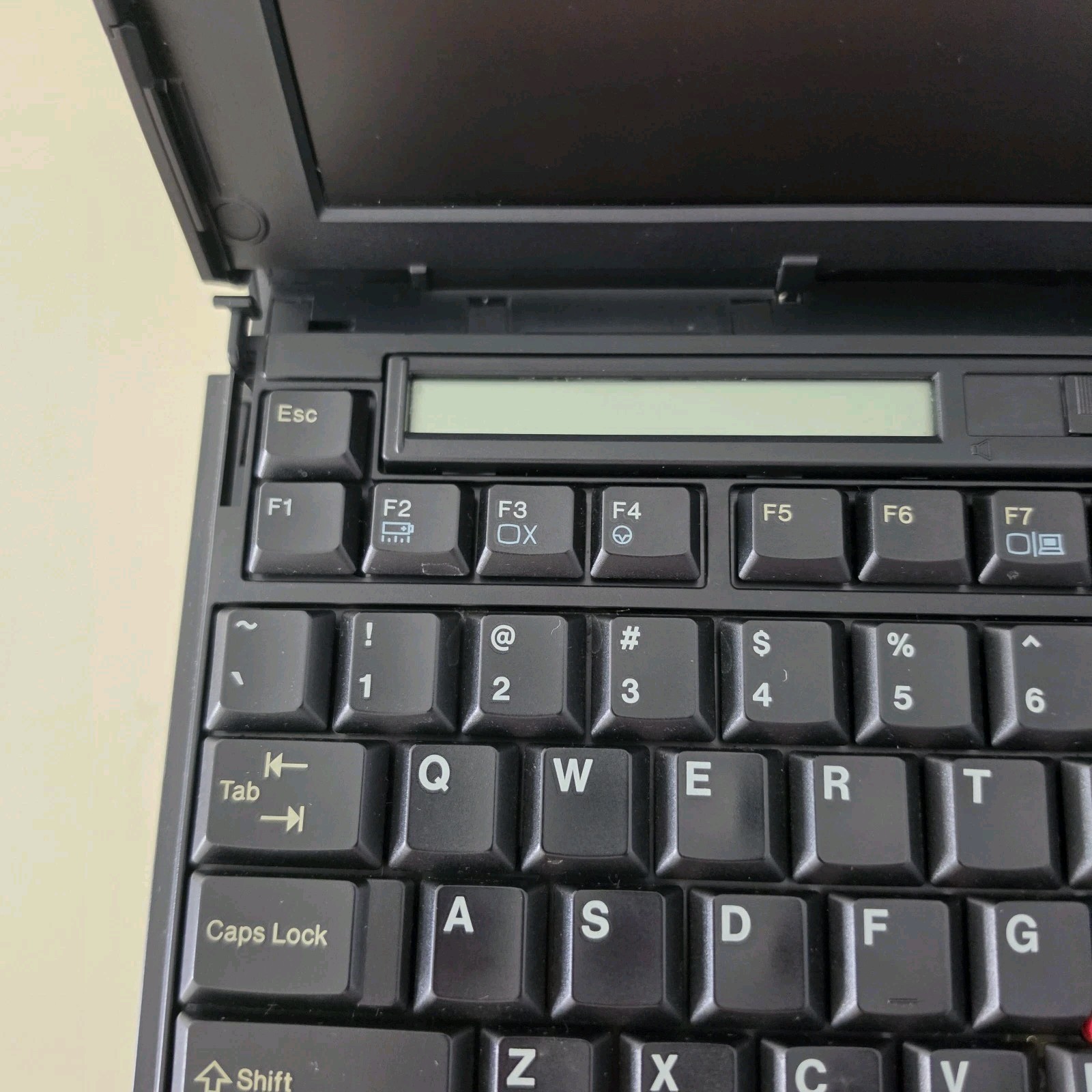 RARE Vintage 12.1″ IBM ThinkPad 760E Laptop – Intel Pentium 72MB RAM 1.33GB HDD
