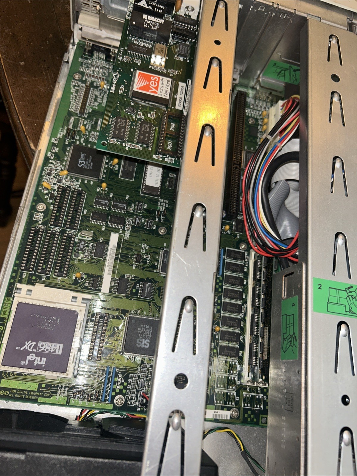 Digital Venturis 450 Computer DEC Powers On & Boots