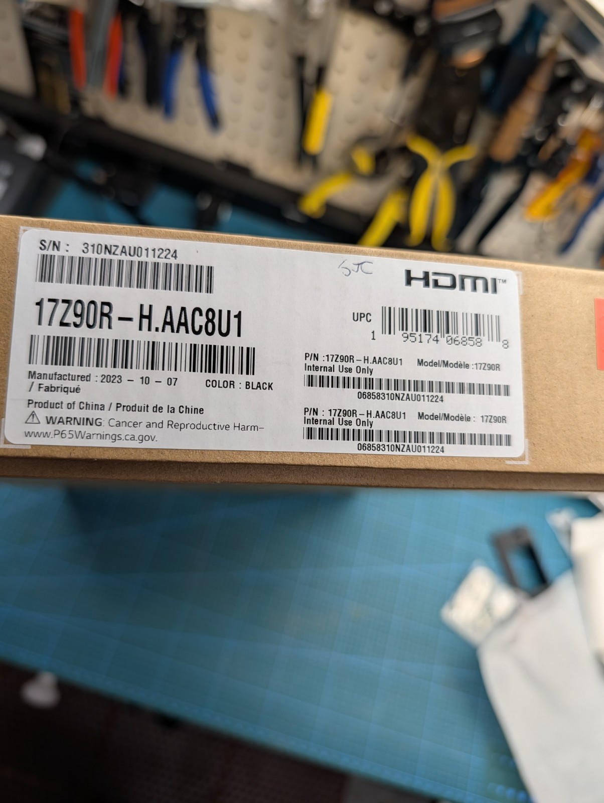 LG Gram 17″ Laptop Intel Core Ultra 7 258V 32GB 2TB SSD Win 11 Home 64-Bit