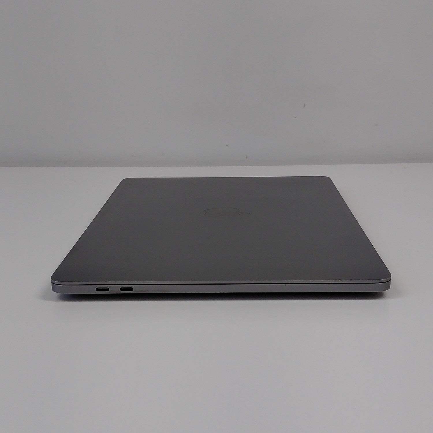 2020 Apple MacBook Pro 13.3″ M1 8C GPU 3.2GHz 8GB RAM 256GB SSD MYD82LL/A