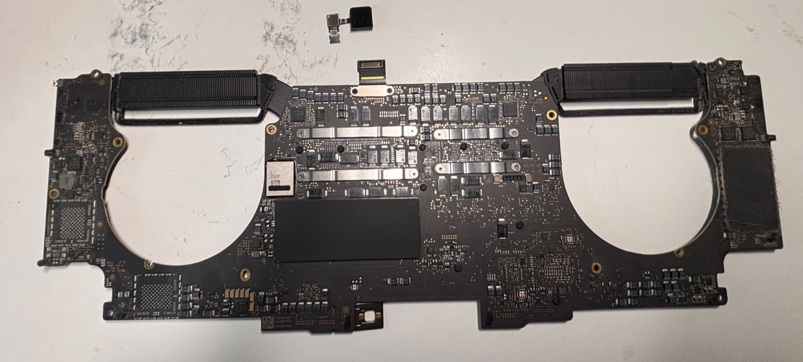 2019 Apple MacBook Pro 15″ Logic Board 2.9GHz i9 16GB 512GB A1990 w/ Touch ID