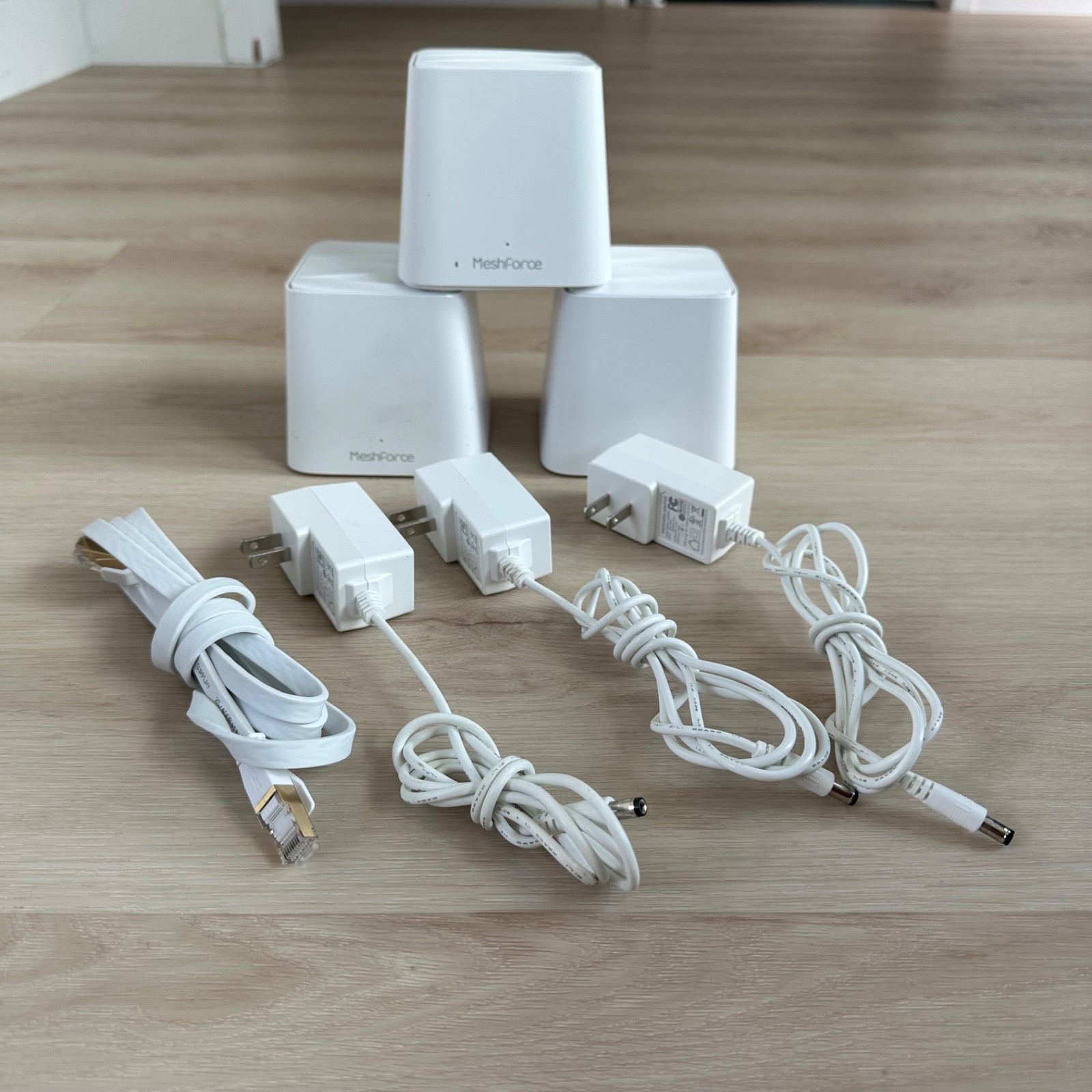 MeshForce M1 Whole Home Mesh AC1200 Dual Band WiFi System – Pack of 3
