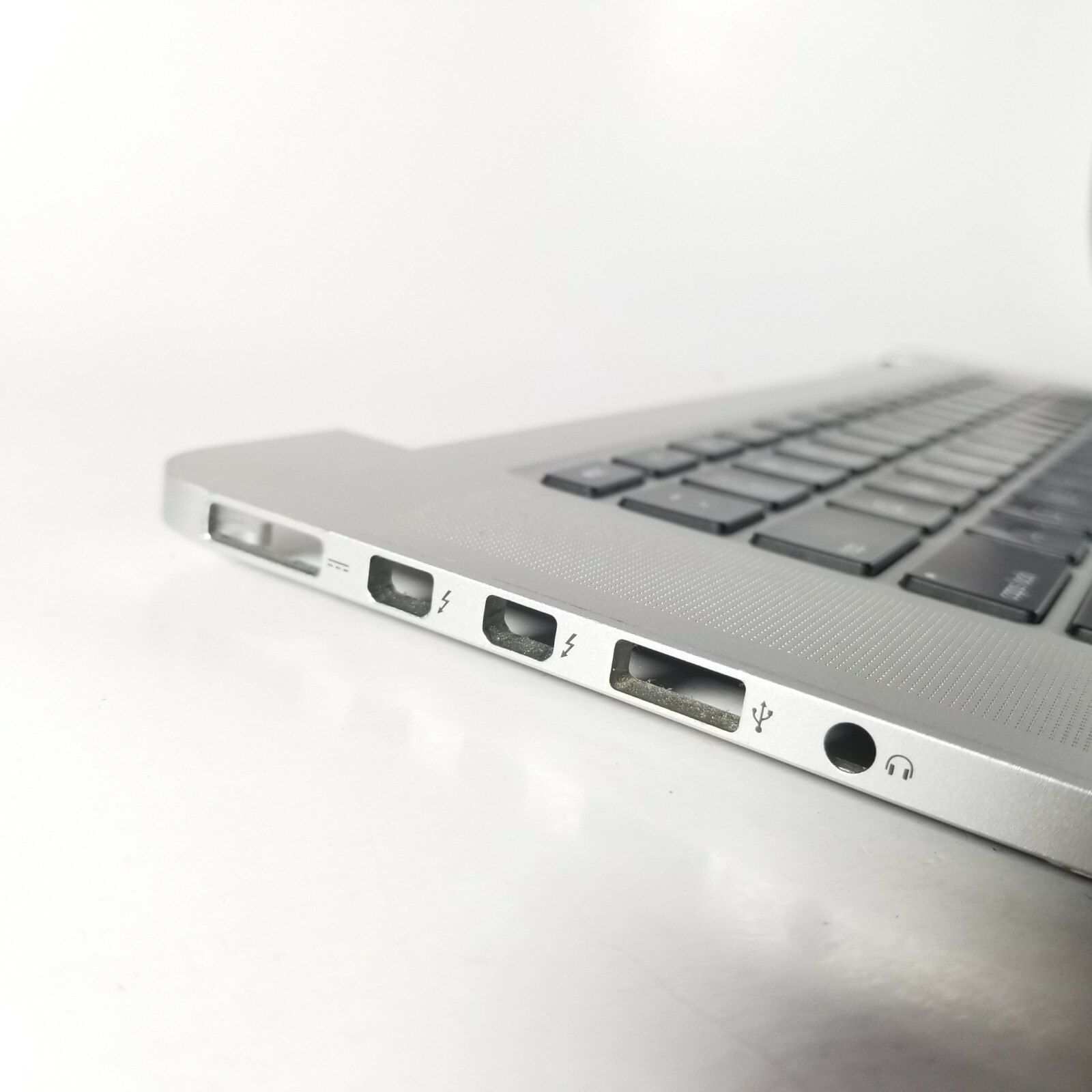 MACBOOK PRO 15 2014 A1398 PALMREST W/ TOUCHPAD/ KEYBOARD C02P4660G3QD