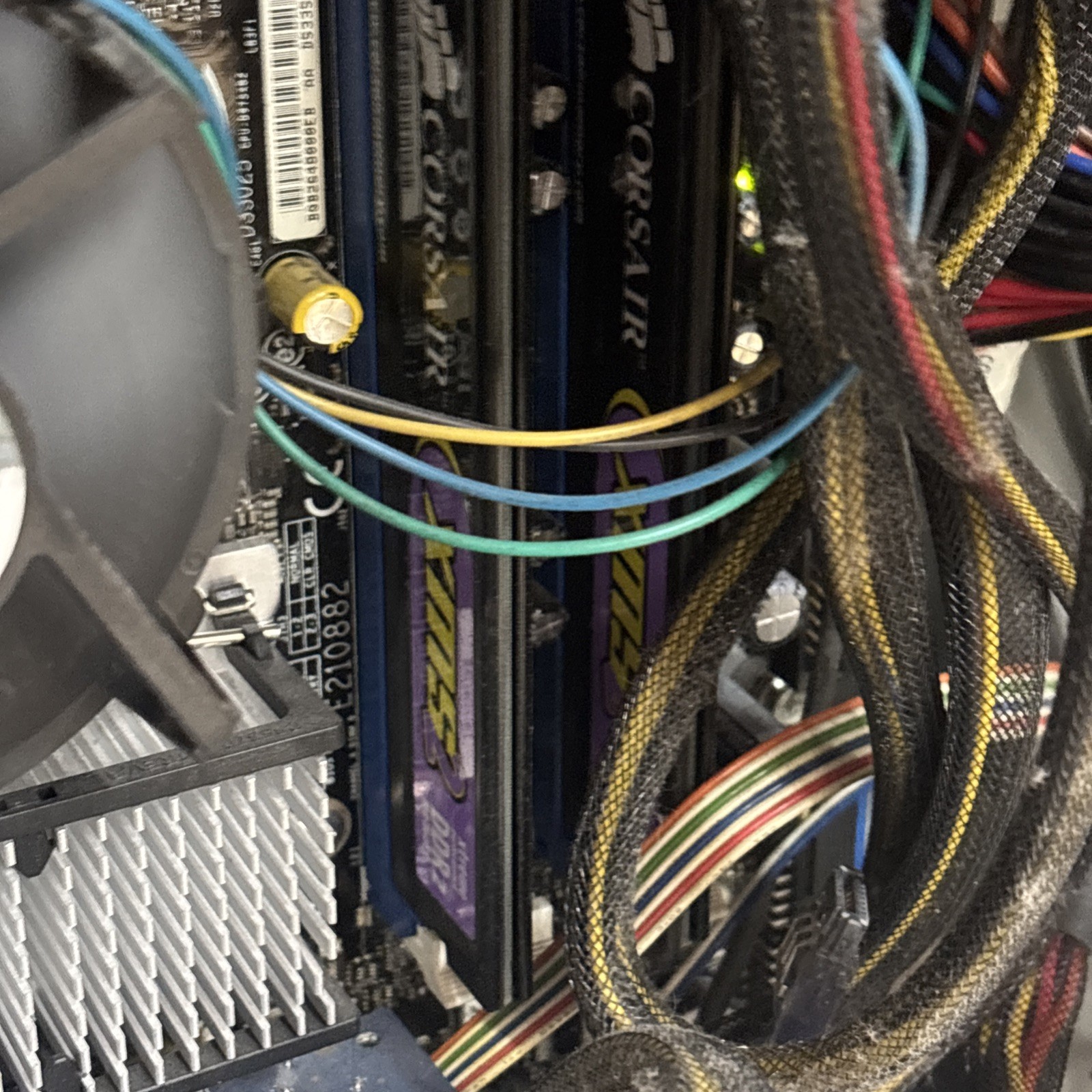 Custom Desktop PC ***Unknown Specs – Turns On***Parts/Repair
