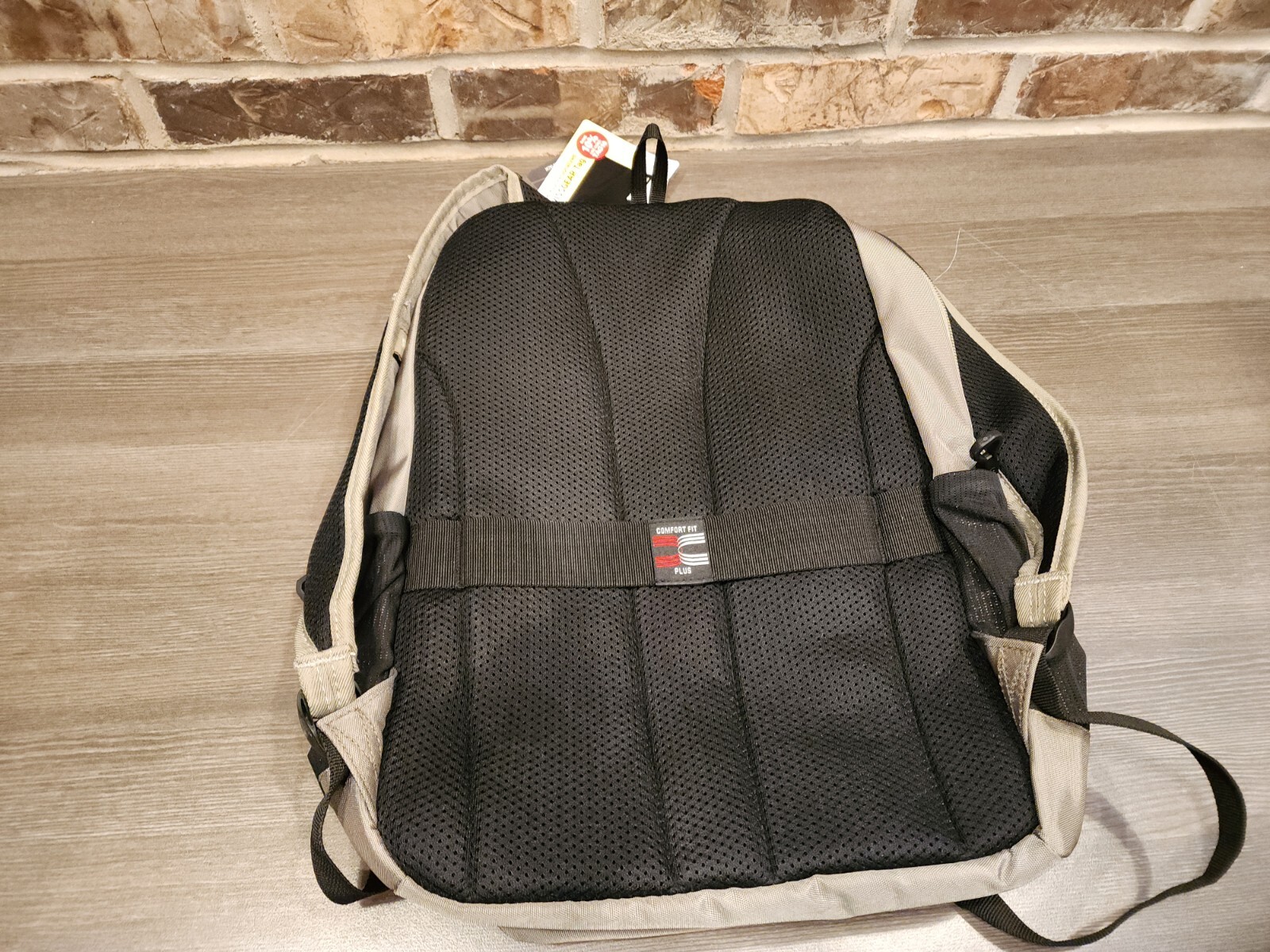Swissgear 9940110 Backpack with Tablet pocket Fits up to 13” Laptop Pocket Olive