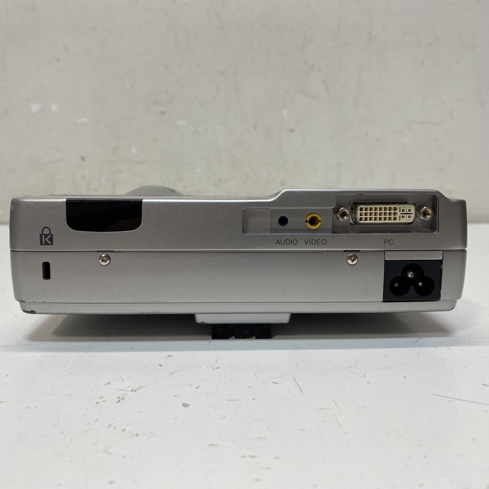 Olympus VP-1 Data Projector DLP XGA 1000 Lumens Ultraportable Case Manual