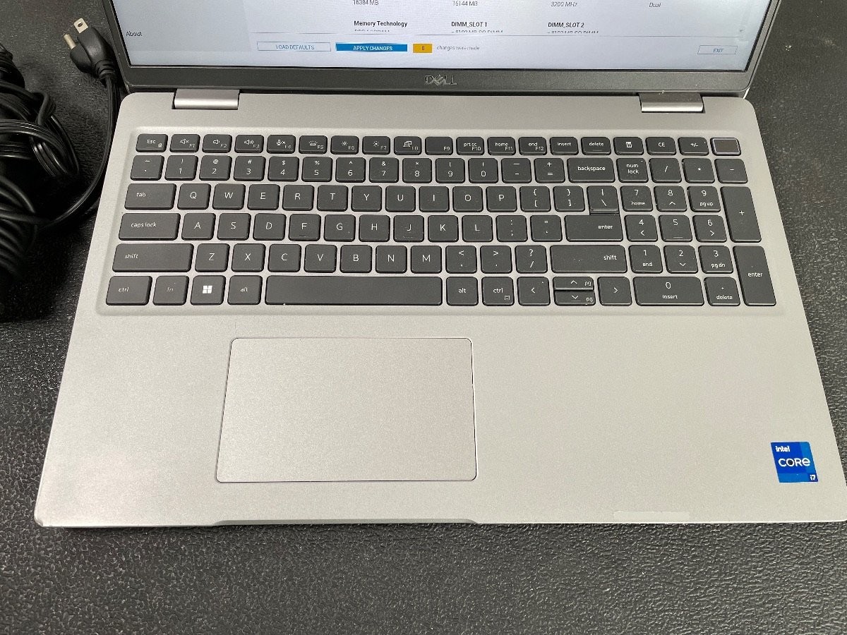 Dell Latitude 5530 15.6″ i7-1255U 2.61GHz 16GB 256GB SSD Win 11 Pro – READ