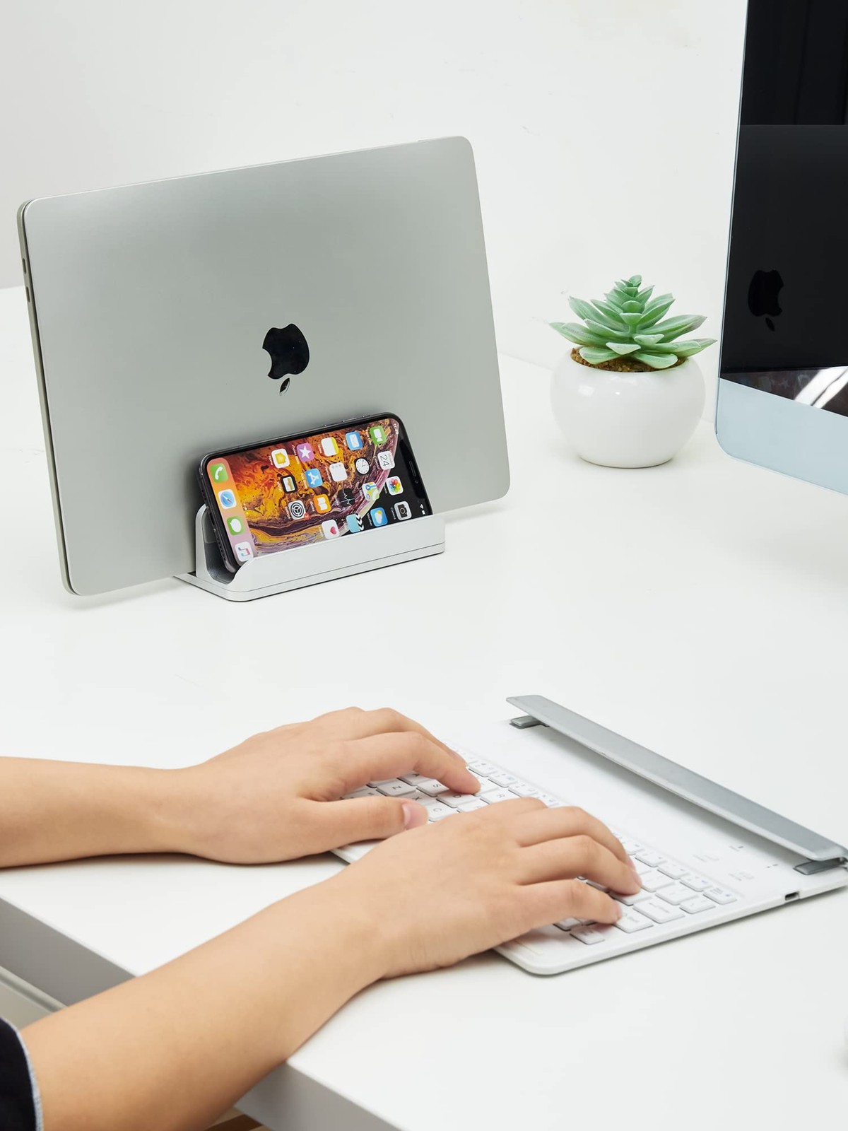 2-in-1 Design Vertical Laptop Stand Holder, Aluminum Laptop Stand for Desk wi…