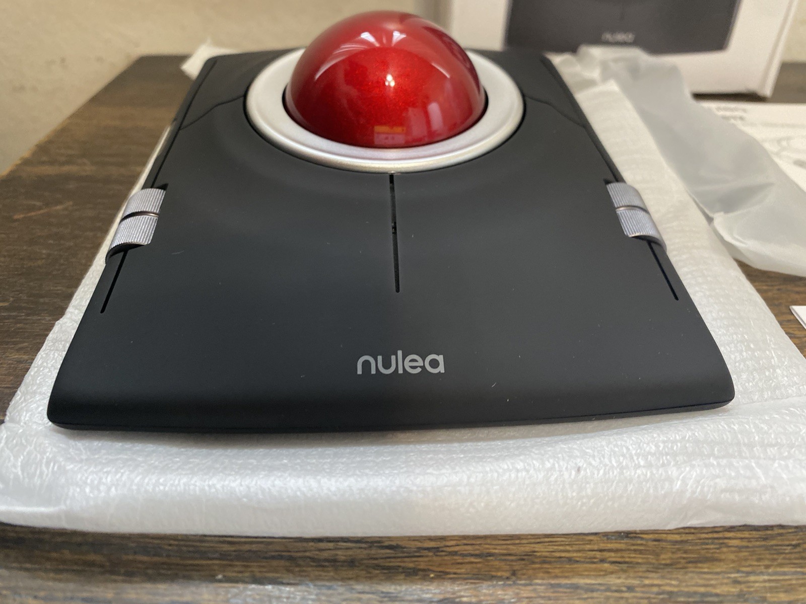 Nulea Wireless Bluetooth Or USB Receiver Rechargeable Trackball Mouse Model M512