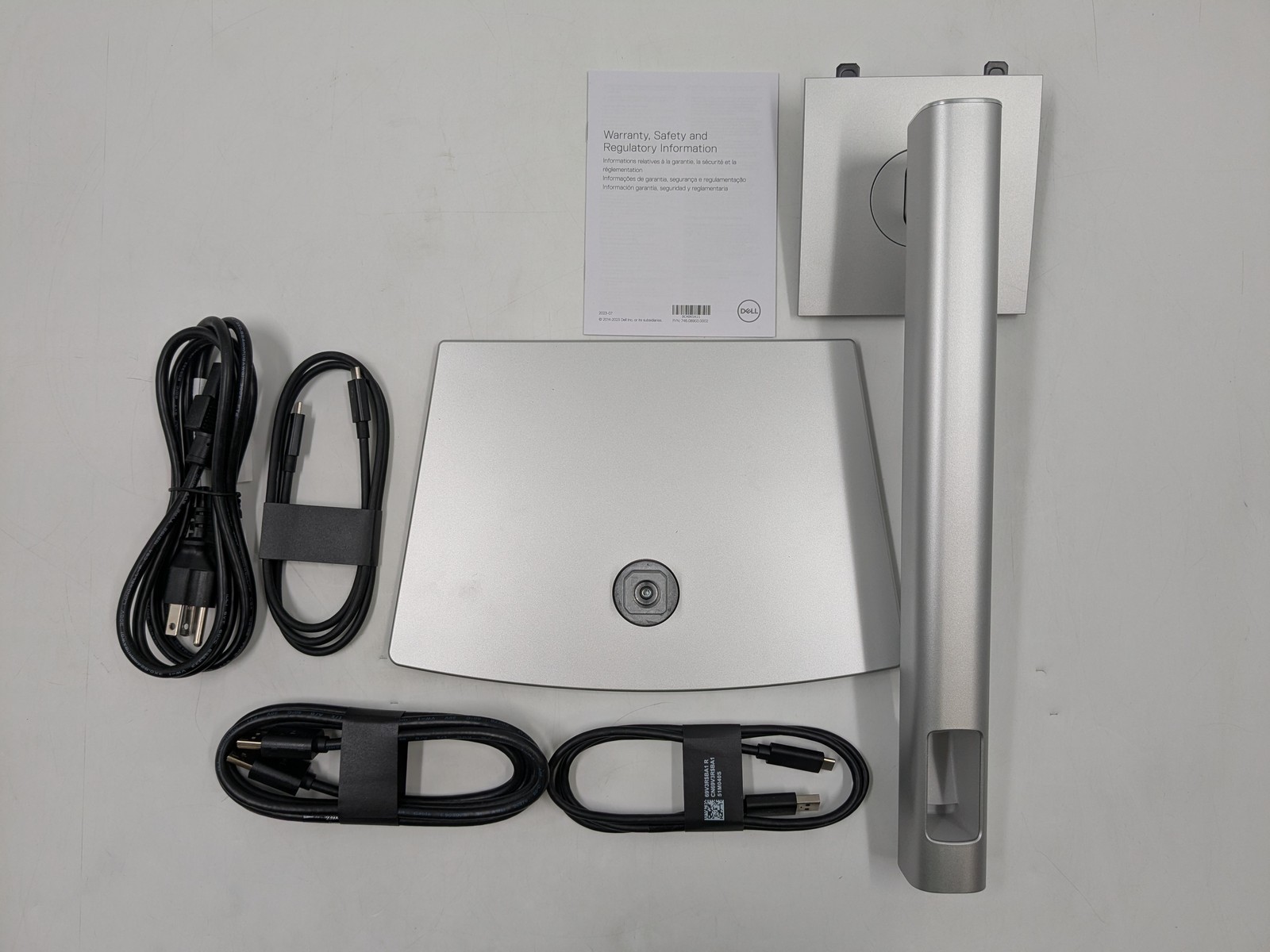 Dell UltraSharp 4K Thunderbolt Hub Monitor 27″ 3840 x 2160 120Hz 5ms LCD U2725QE