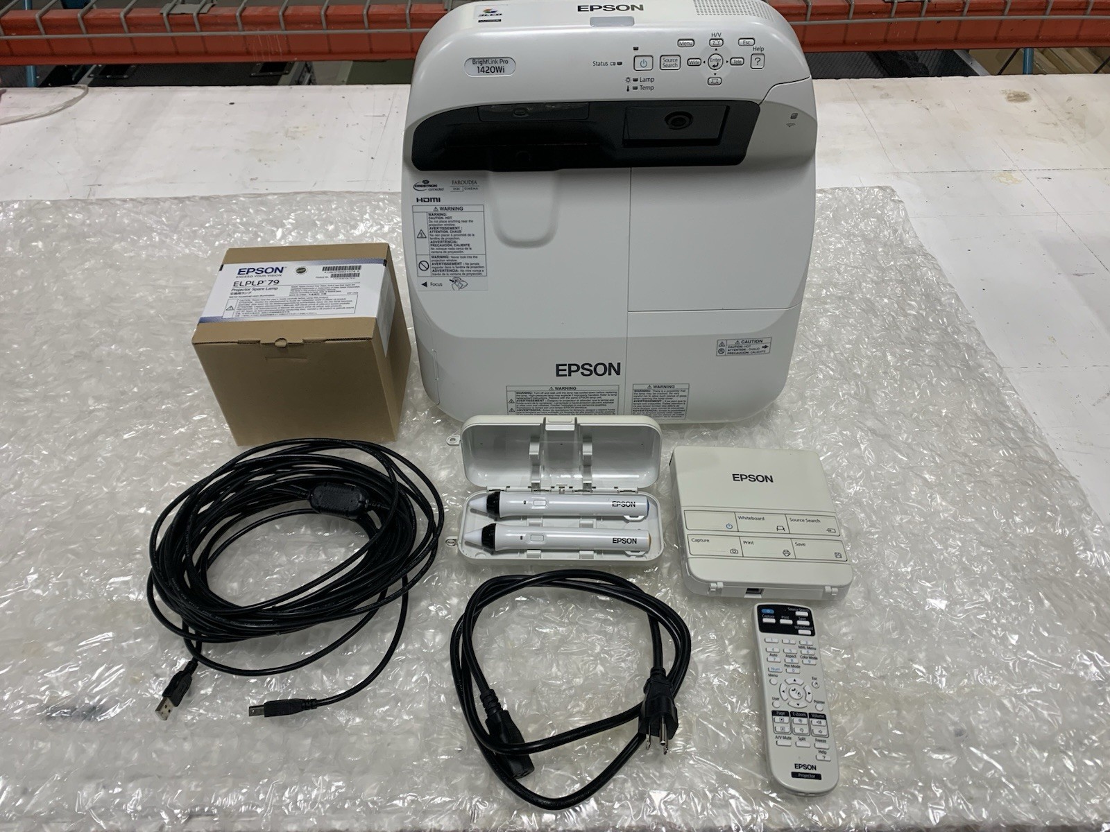 Epson Ultra Short Throw 3LCD Projector w/spare Bulb! BrightLink Pro 1420Wi WXGA