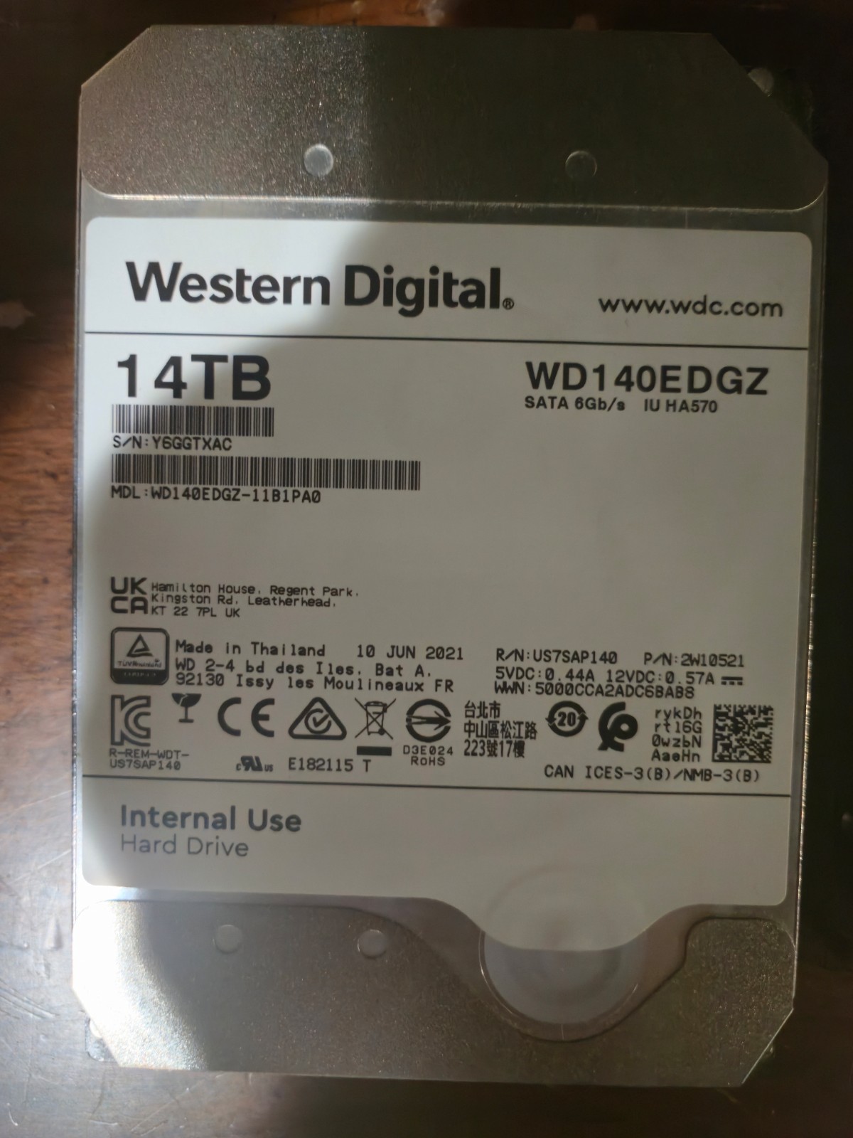 Western Digital (14TB, 3.5 In, LFF 6GB, 7200 RPM) SATA Hard Drive – WD140EDGZ