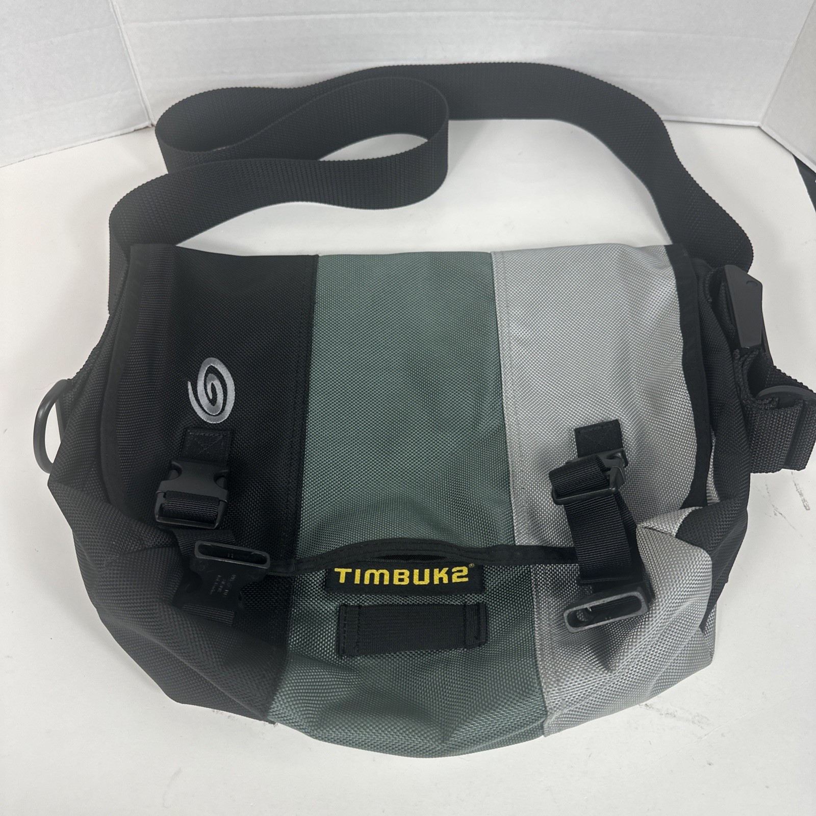 Timbuk2 Classic Messenger Bag Black Green Gray Travel Commuter Nylon 14×13 SM-MD