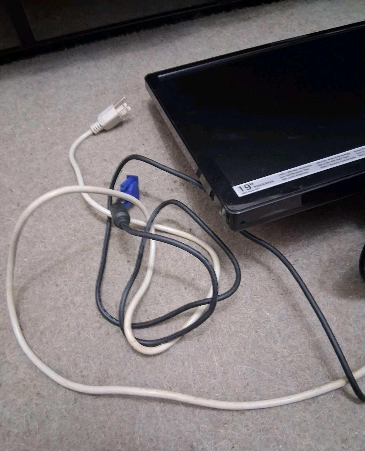 ENVISION PERIPHERALS G917W1 LCD WIDESCREEN CPU/GAME BLACK 19″ MONITOR + HOOKUPS!