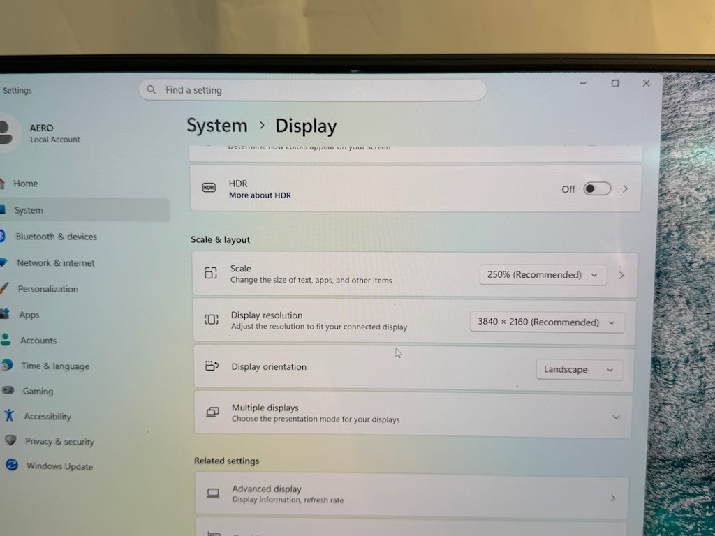 GIGABYTE AERO 15 OLED (1TB SSD, Intel Core i7-11800H, 2.3GHz, 16GB RAM, 3080) 