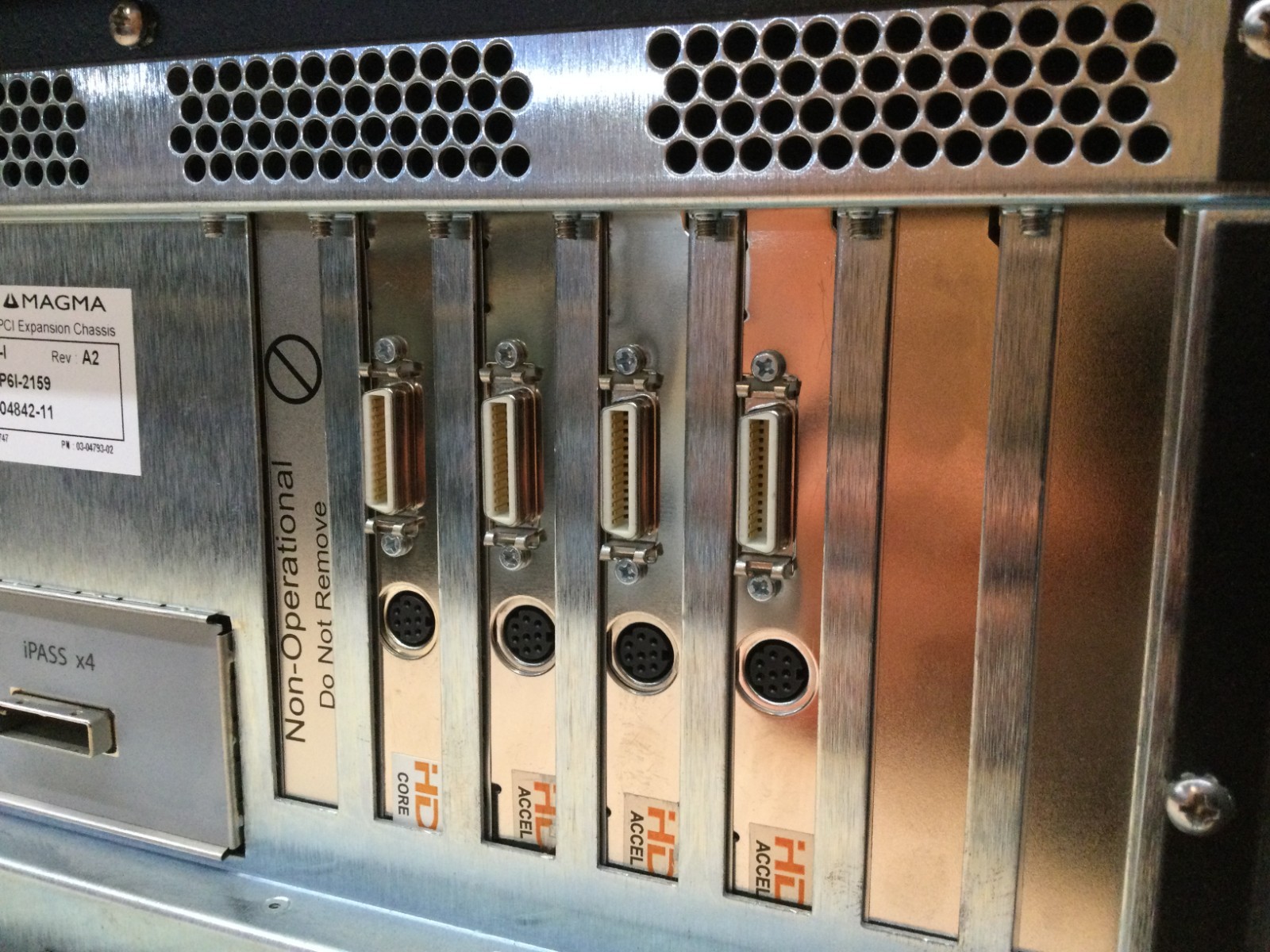 Magma PE6R4-I 6-Slot PCI Express to PCI/PCI-X Expansion Chassis Rackmoun