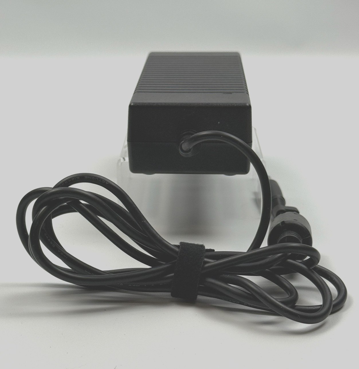 HP Laptop Adapter 135W 19.0V 7.1A AC 397747-001 397803-001 HSTNN-LA01