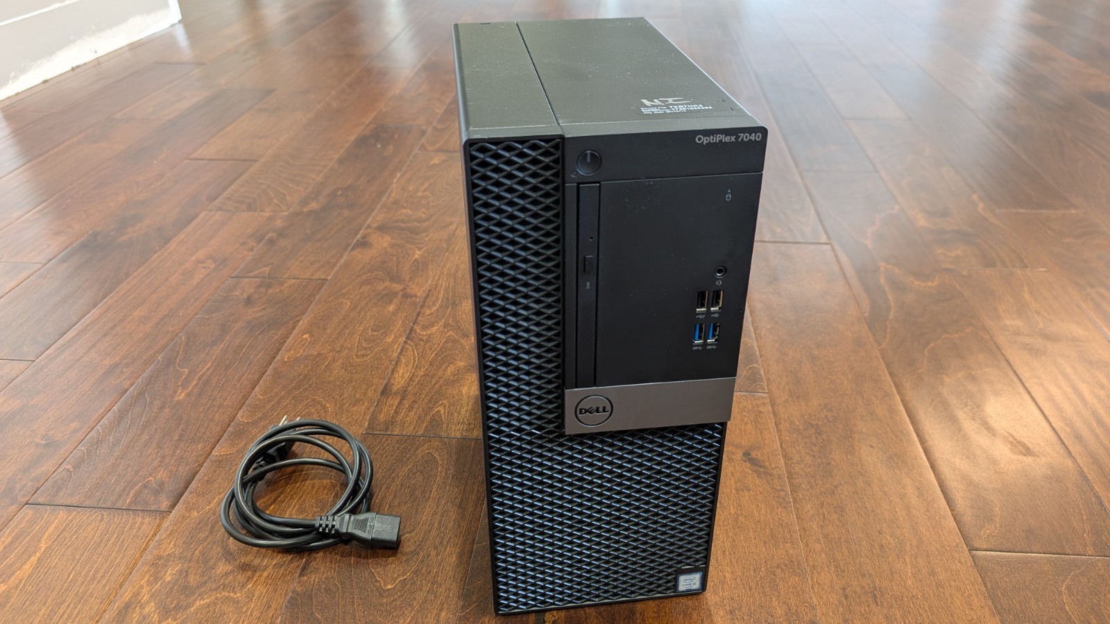 Dell OptiPlex 7040 MT Tower i5-6500 8GB RAM 120GB SSD Windows 10 Pro AMD GPU