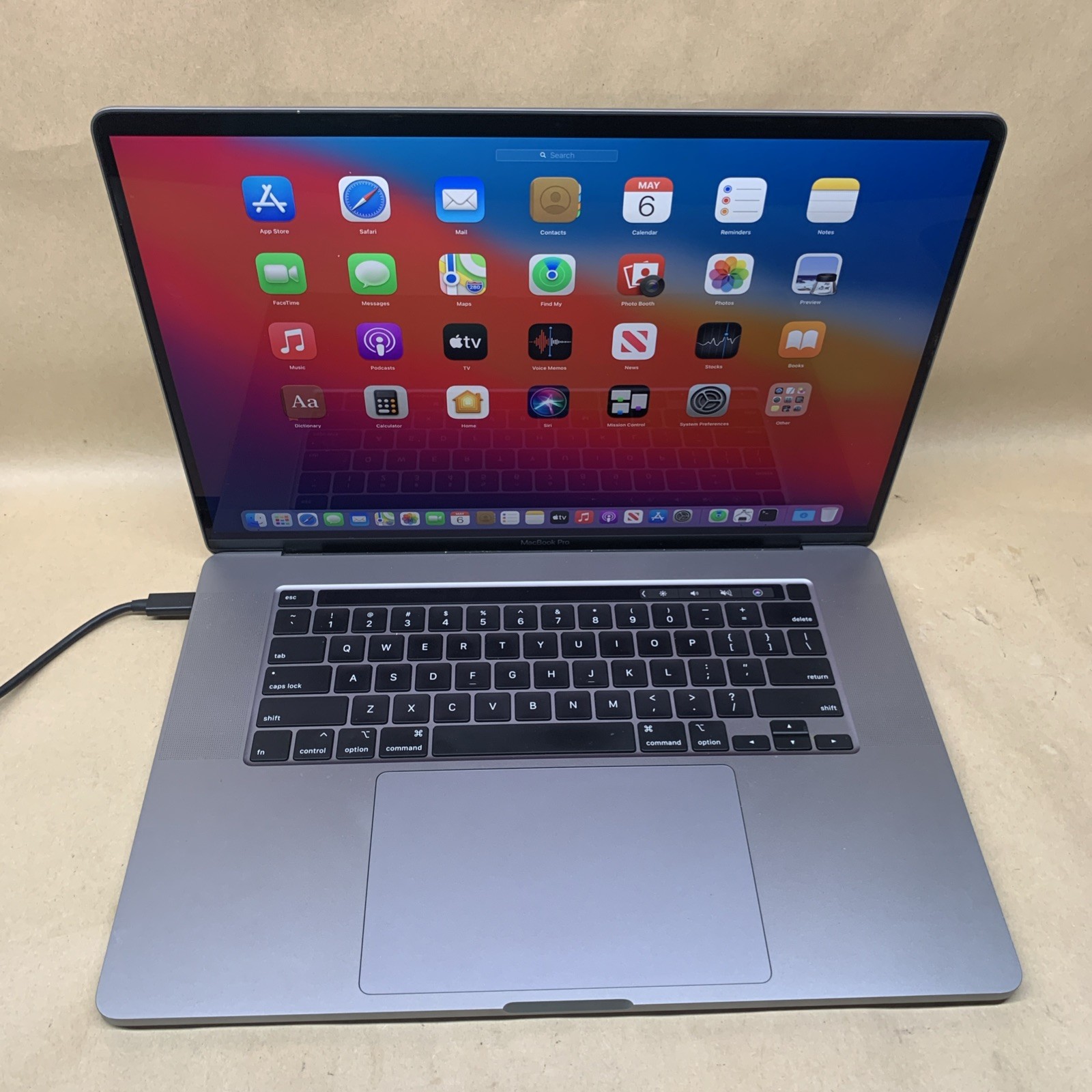 MacBook Pro Touchbar 16″ 2019 2.6GHz i7-9750H 16GB RAM 500GB SSD Mac OS Big Sur
