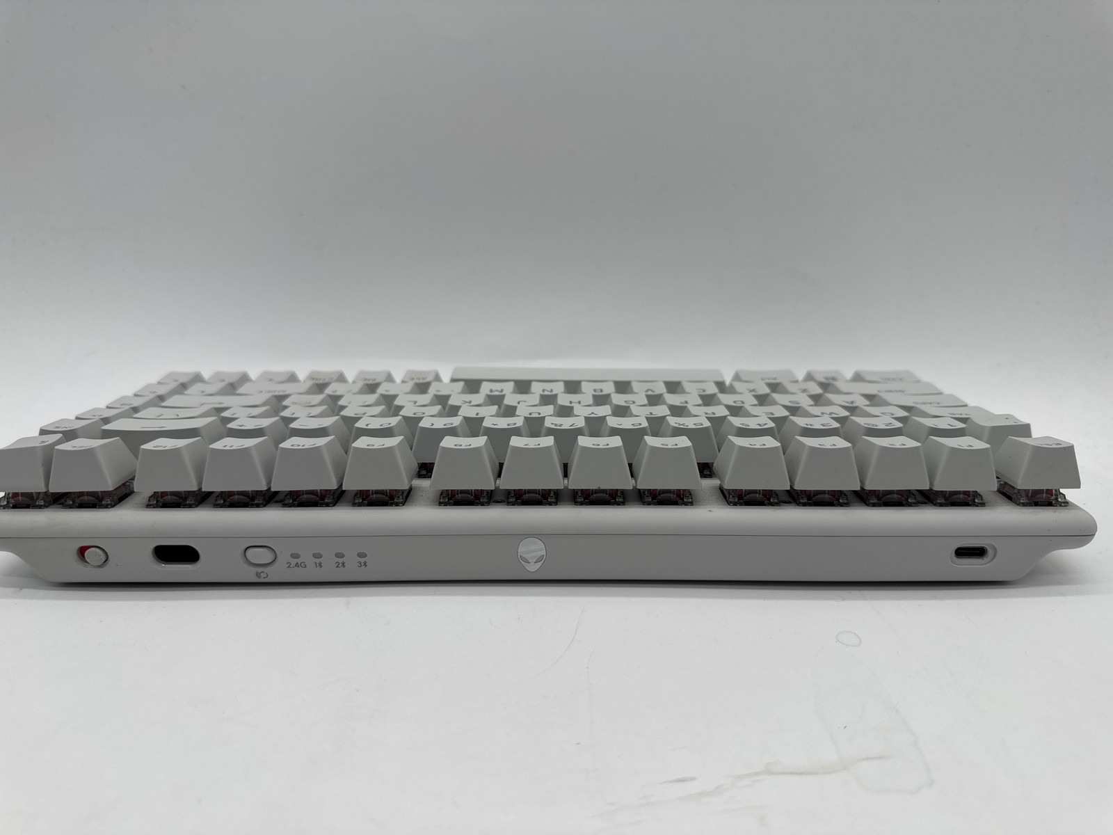 Alienware Pro 75% Wireless Gaming Keyboard Hot-Swappable RGB Lunar Light