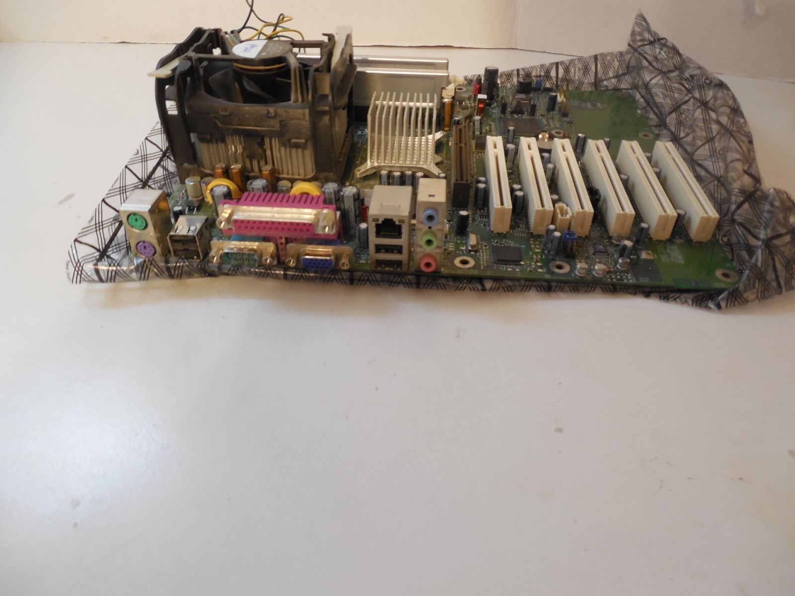 Intel D865GBF D865PERC Socket mPGA478B Motherboard P4 2.8GHz 1024MB DDR 2(512mb)