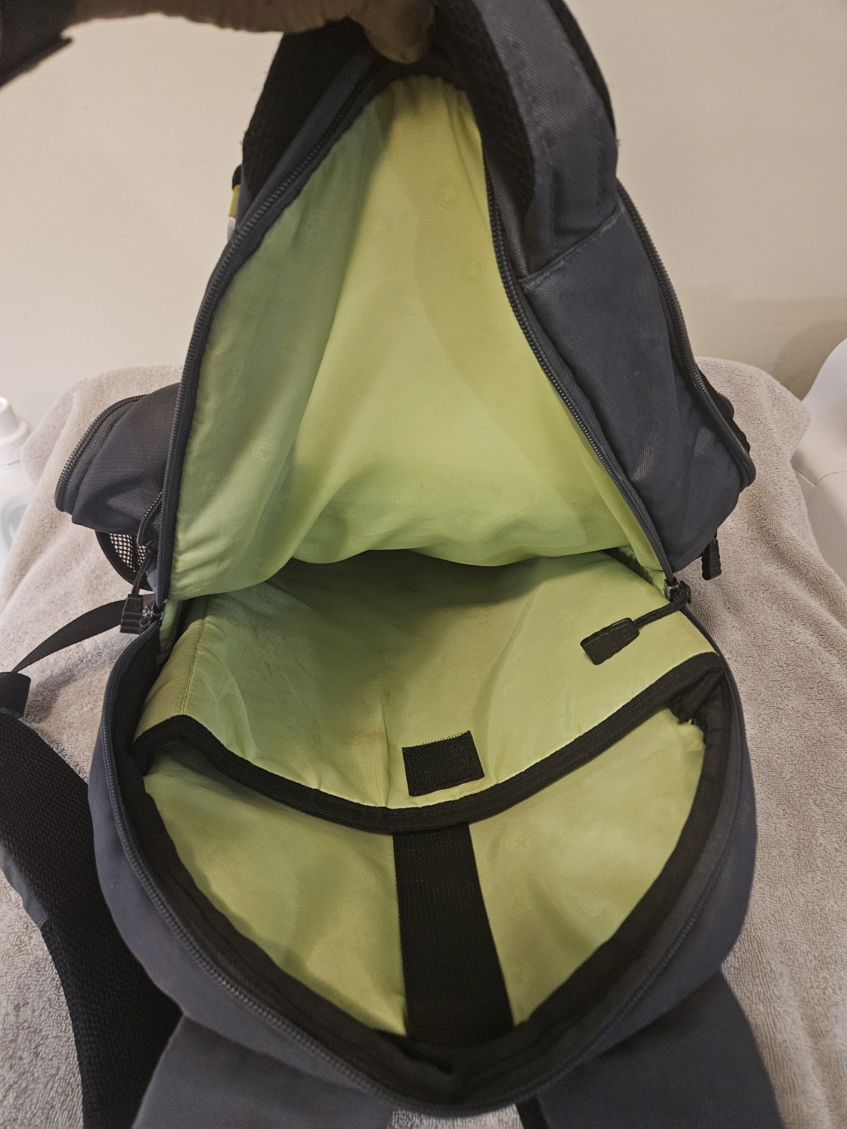 SwissGear Gray/Green/Black Polyester Laptop Backpack 15 in Compatible Padded