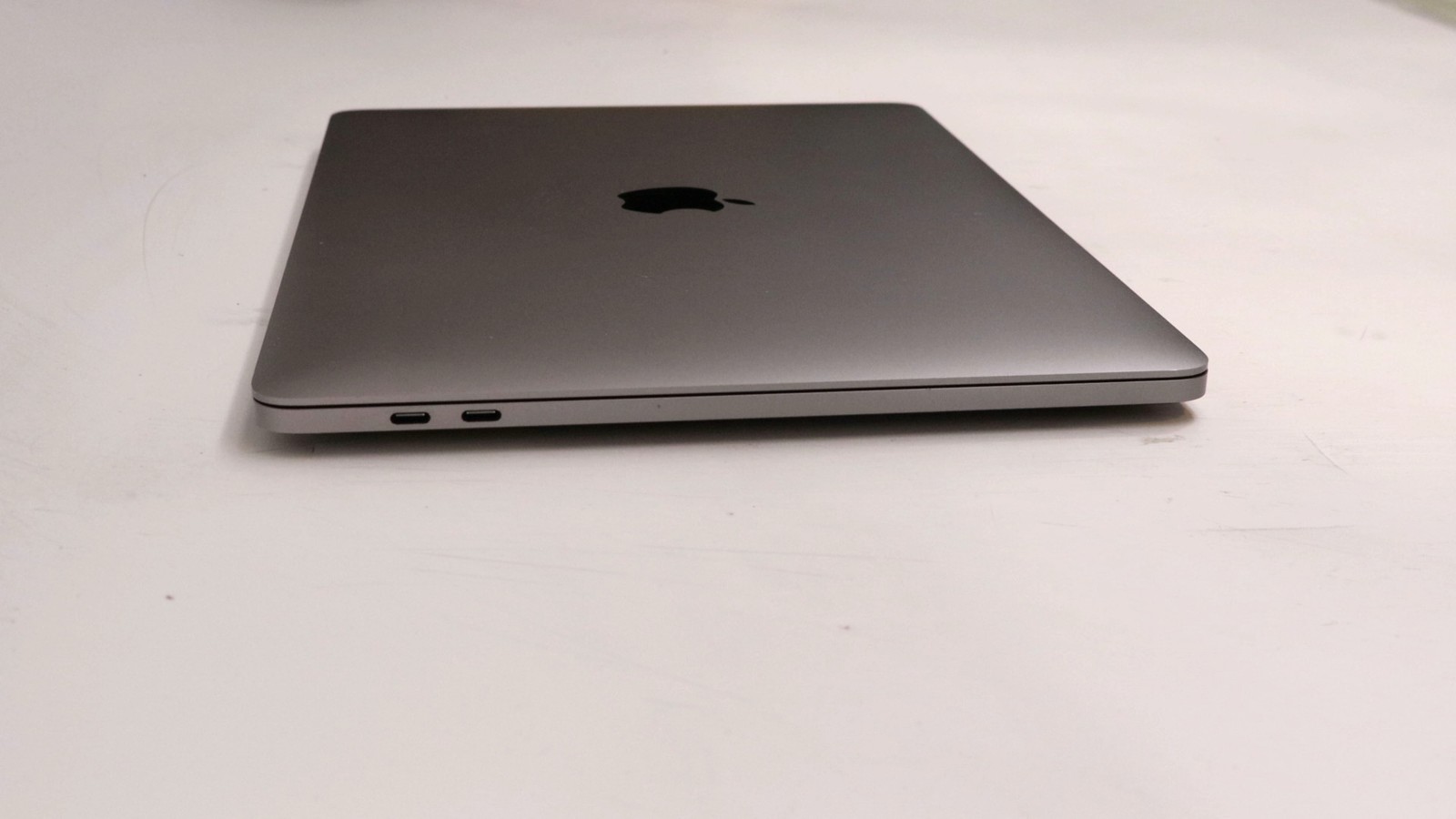 Apple Macbook Pro 13″ i7-1068NG7 16GB 512GB – Good