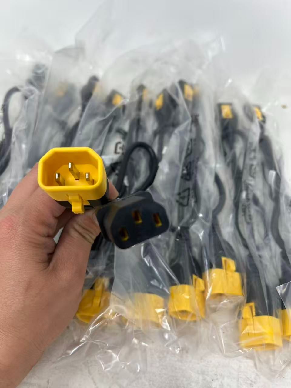 lot of 10 ,Locking IEC C13 to C14 Power Cable 18AWG 2FT Server PDU UPS Cord,new