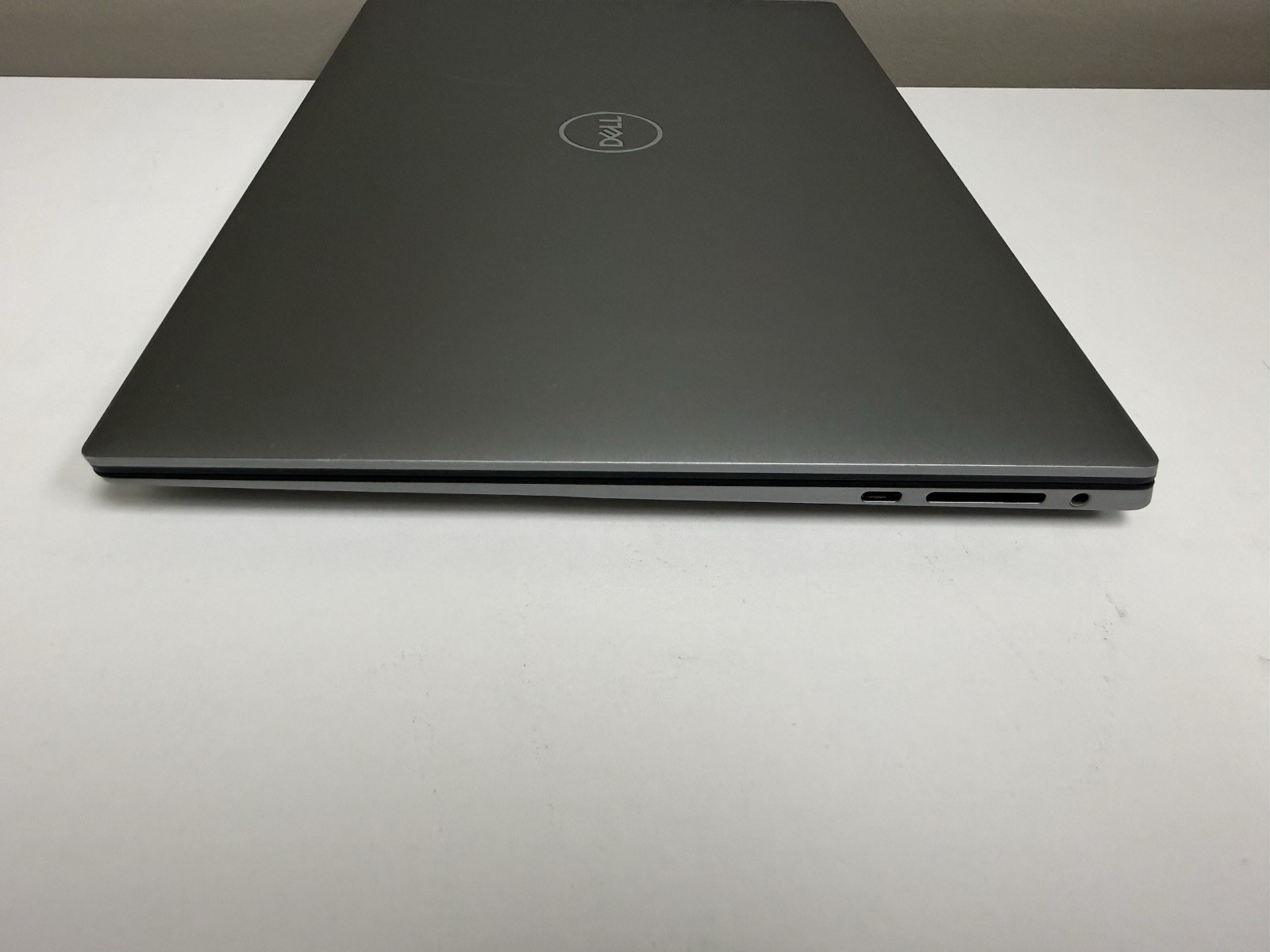 Dell Precision 5570 15.6″ Touch i7-12800H 16GB DDR5 RTX A1000 – No SSD