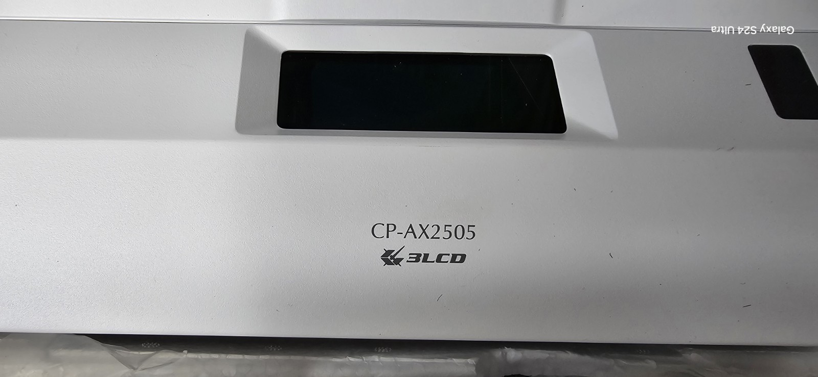 Hitachi CP-AX2505 3LCD Ultra-Short Throw Projector 2700lm HDMI White
