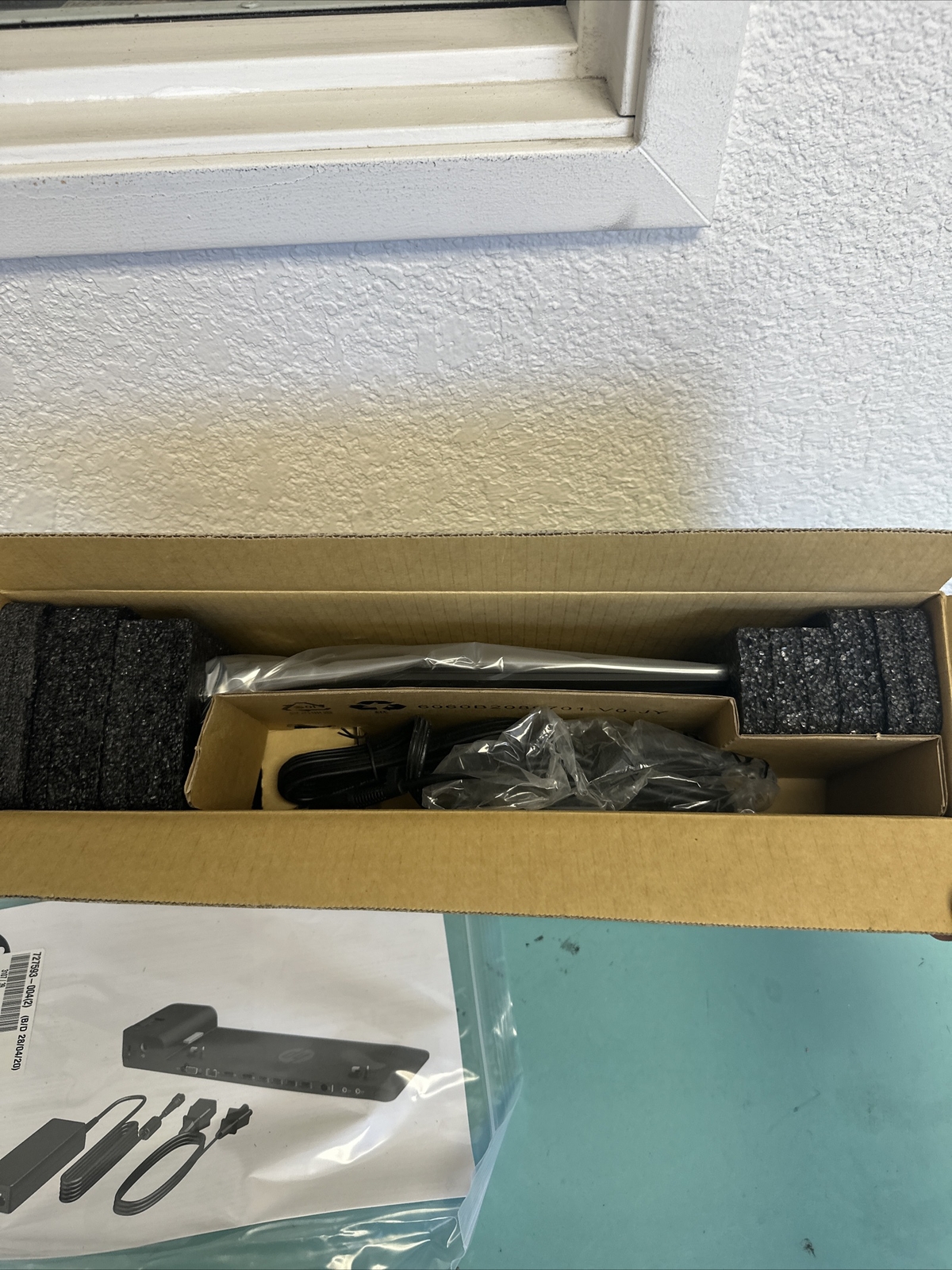 HP D9Y32AA UltraSlim Docking Station with 65W Adapter D9Y32AA#ABA