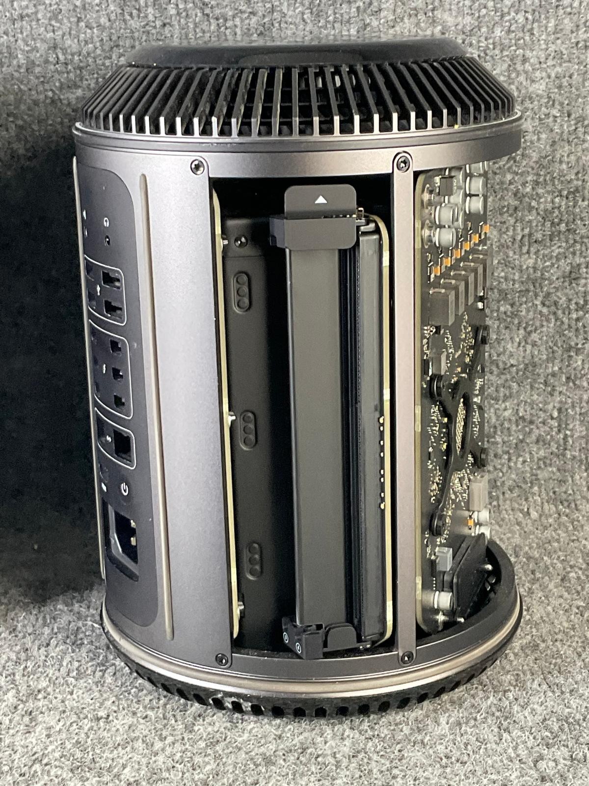 Apple Mac Pro A1481 Xeon E5 3.7GHz Quad Core SSD 40577