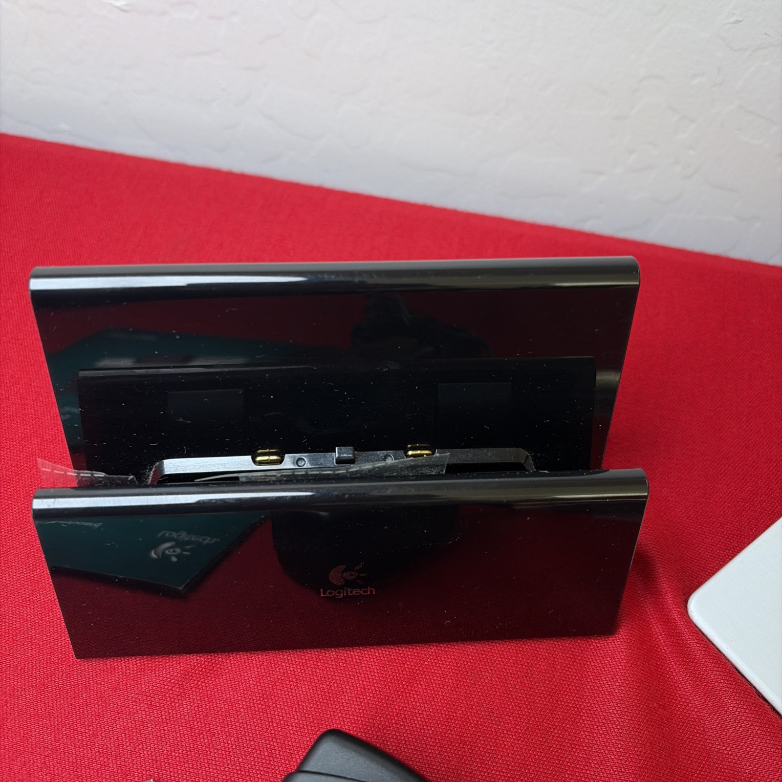 Logitech DiNovo Edge Wireless Bluetooth Keyboard & Charging Dock Y-RAY81