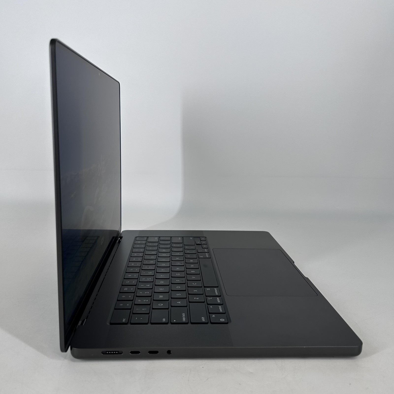 MacBook Pro 16 Space Black 2024 M4 Pro 14-Core CPU 20-Core GPU 24GB 1TB SSD NANO