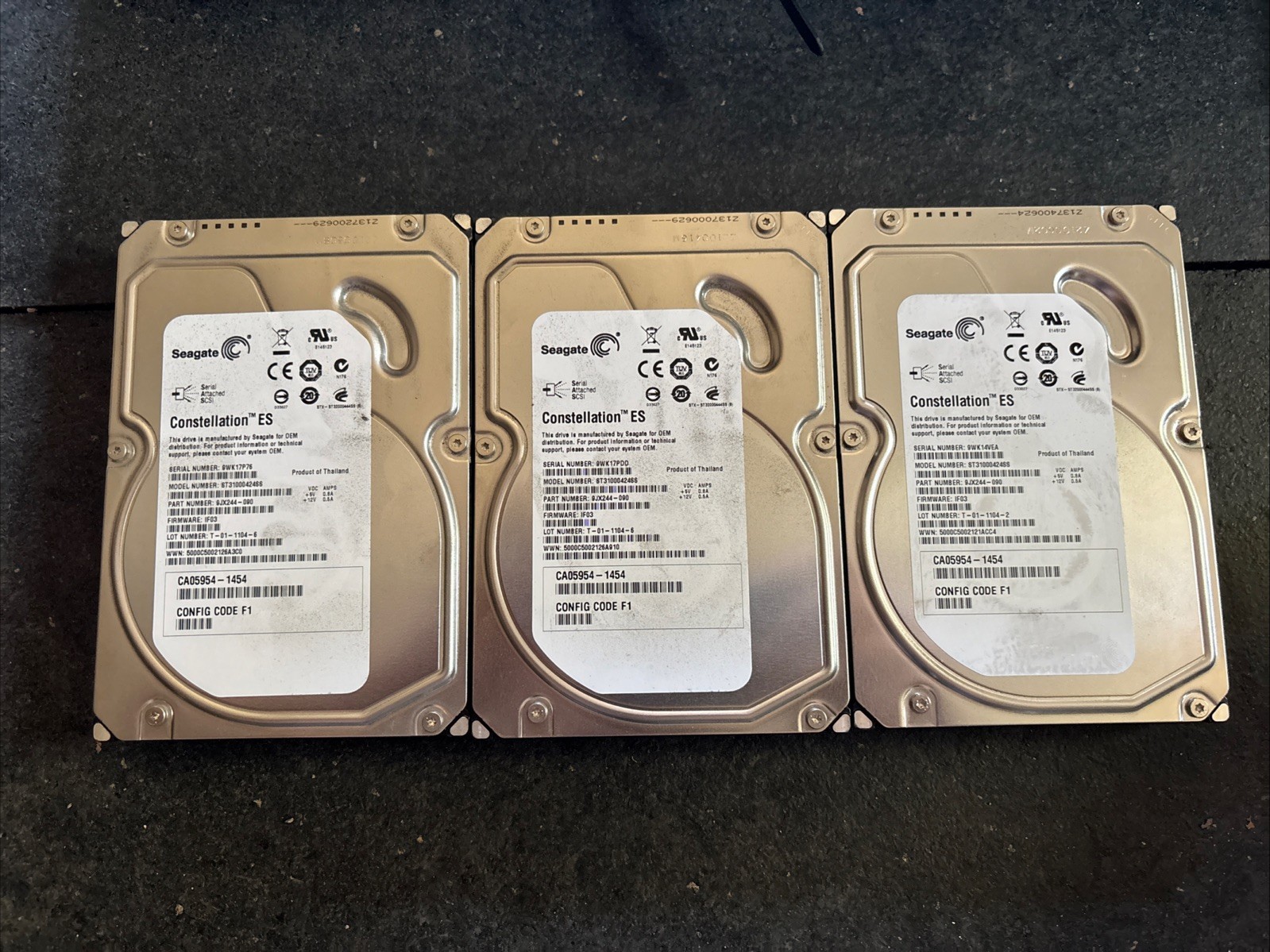 3x ST31000424SS Seagate 1TB 7.2k RPM 3.5 in SAS-6Gb/s HDDs