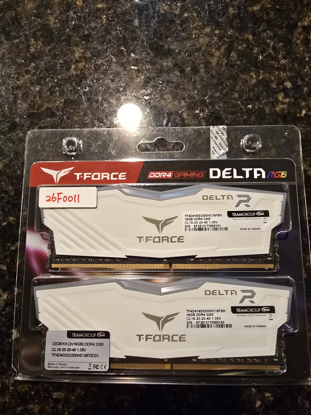 TeamGroup T-Force Delta RGB 32GB (2x16GB) RAM DDR4 3200MHz TF4D416G3200HC16FBK