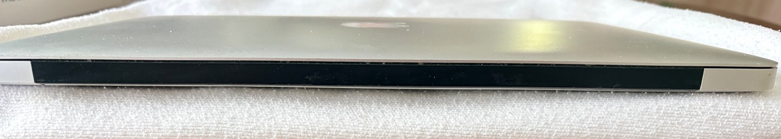 Apple MacBook Air 13.3 Silver Model A1466 Excellent Condition NEEDS Power Cord