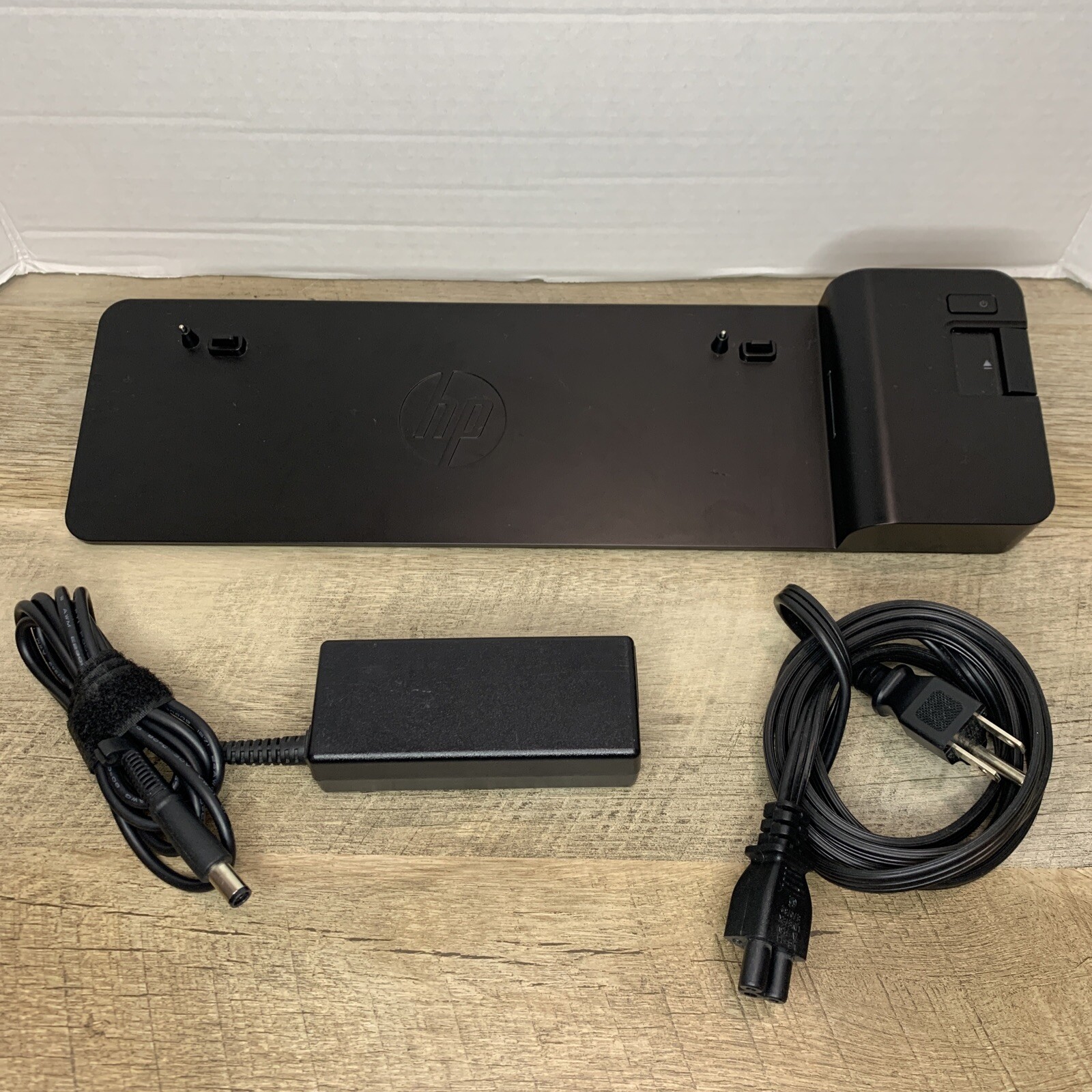 HP EliteBook ProBook 2013 UltraSlim Docking Station D9Y32AA D9Y19AV w/ Adapter