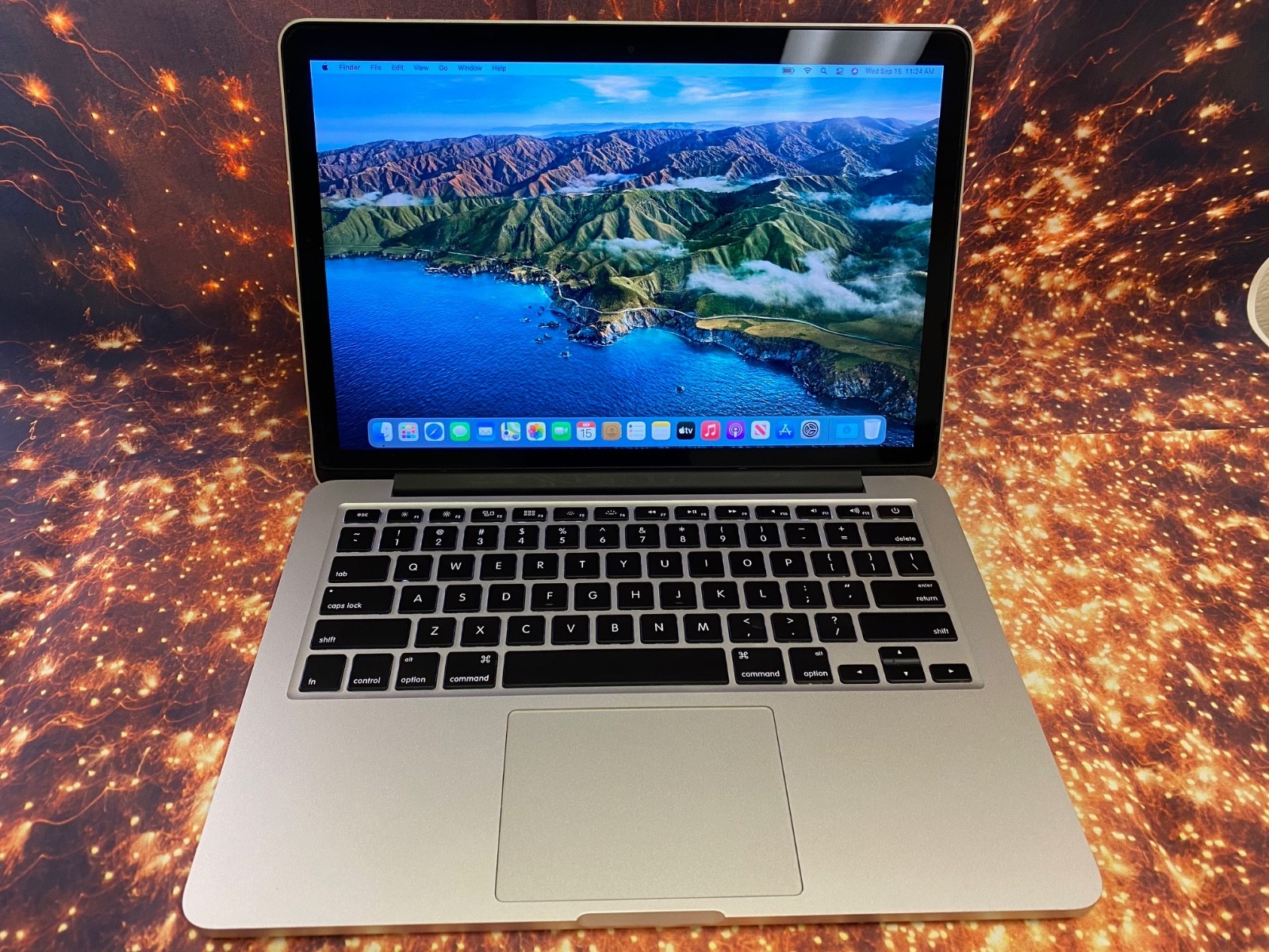 Apple MacBook Pro 13″ 2015 Retina 2.7 Core i5 16GB RAM-512GB SSD. Nice Condition