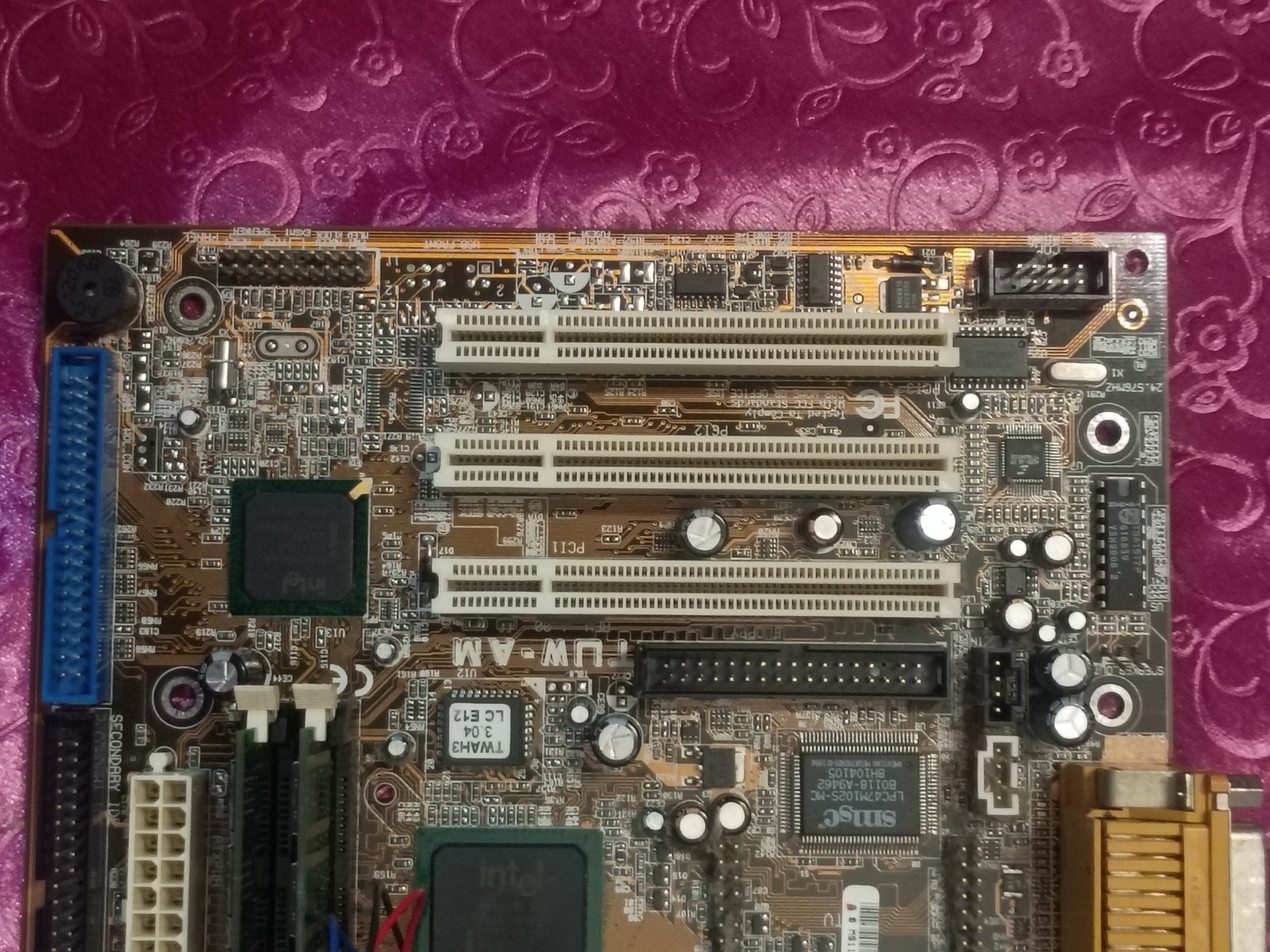 Intel TUW-AM ATX Socket 370 Motherboard SDR SDRAM PCI ISA On-Board Audio