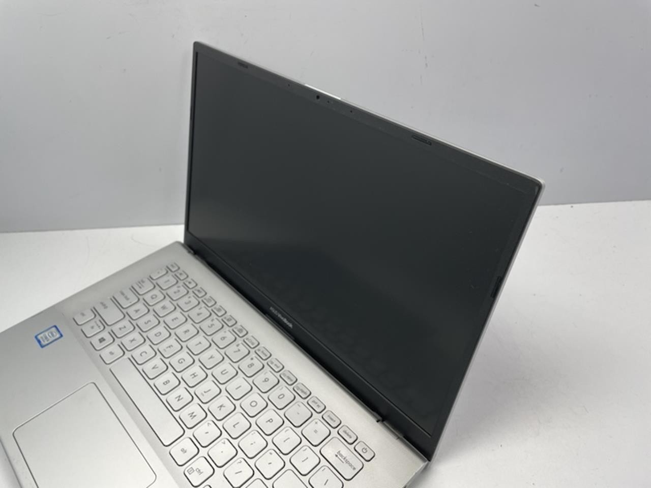 ASUS VIVIOBOOK X420UA Laptop w/ INTEL CORE i5-8250U 1.60 GHZ + 8 GB No HD/OS