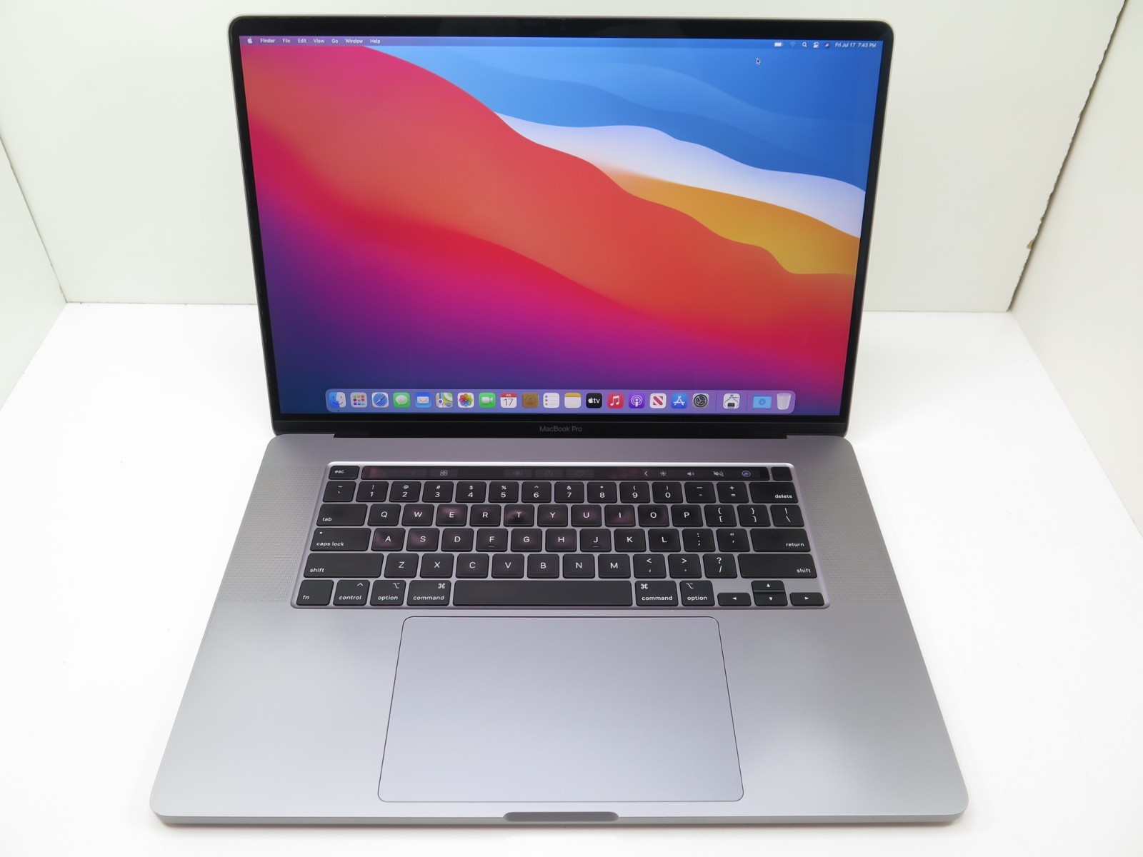 APPLE MACBOOK PRO 16″ GRAY 2019 8-CORE I9 2.4GHZ 32GB 1TB AMD RADEON PRO 5500M