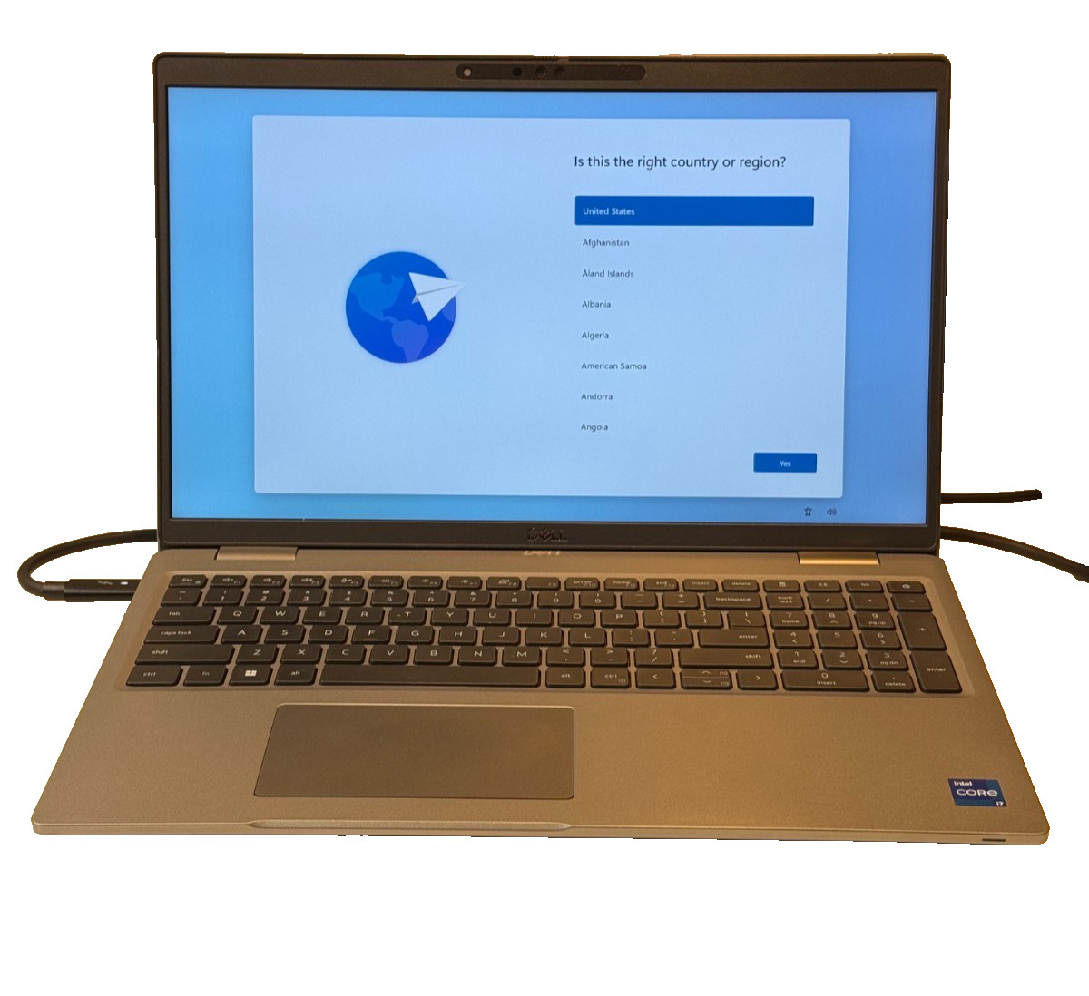Dell Latitude 5530 15.6″ Touchscreen Laptop (Intel Core i7, 512GB SSD, 16GB Ram)