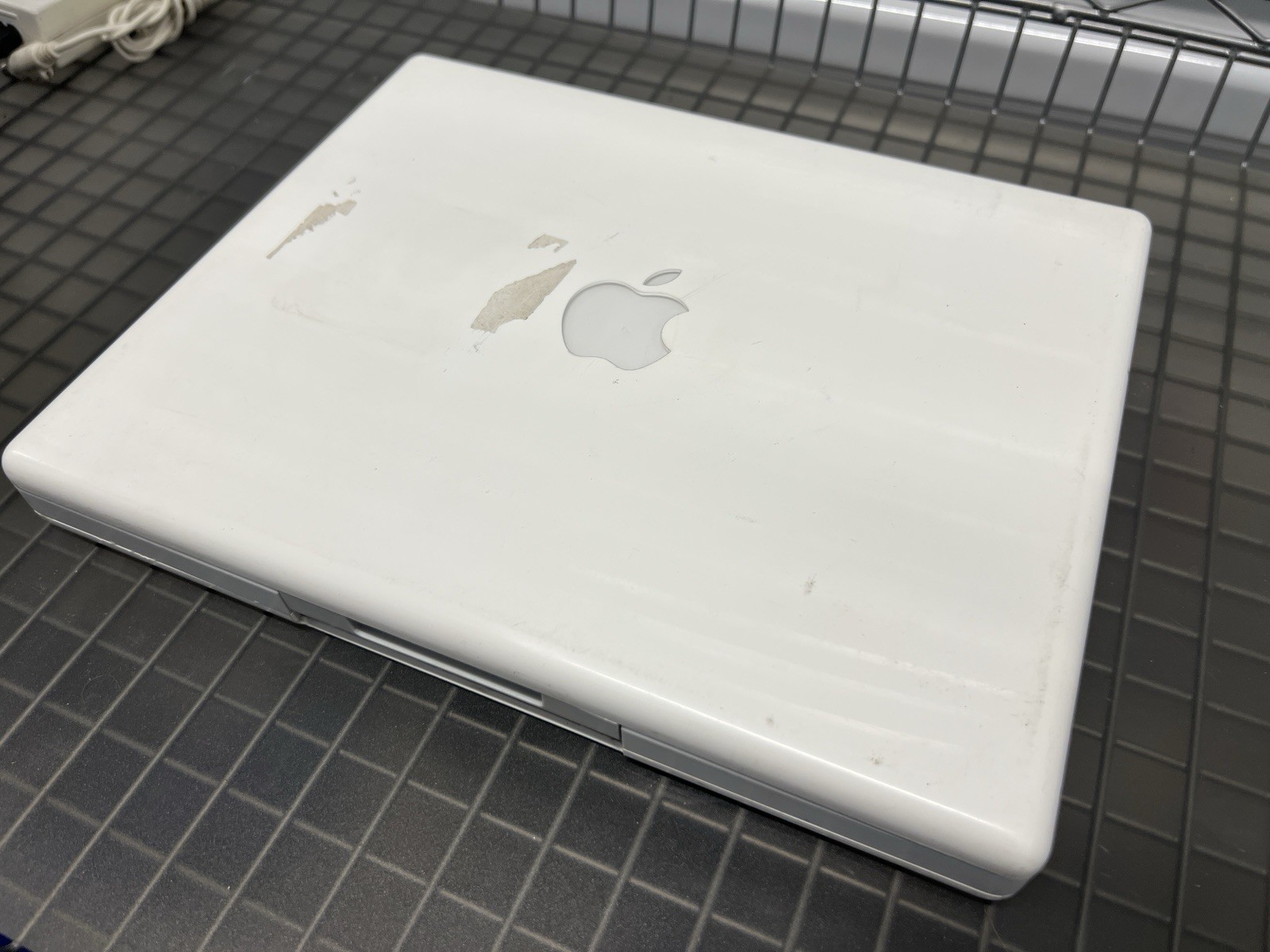 Apple A1133 iBook 12.1″ Laptop/Notebook G4 1.33GHz AS IS